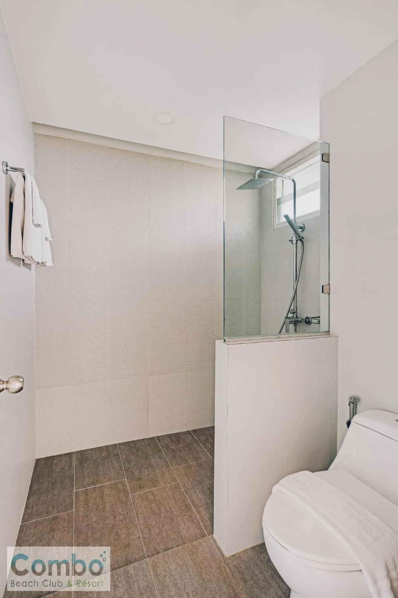 Bathroom in Combo Beach Hotel Samui