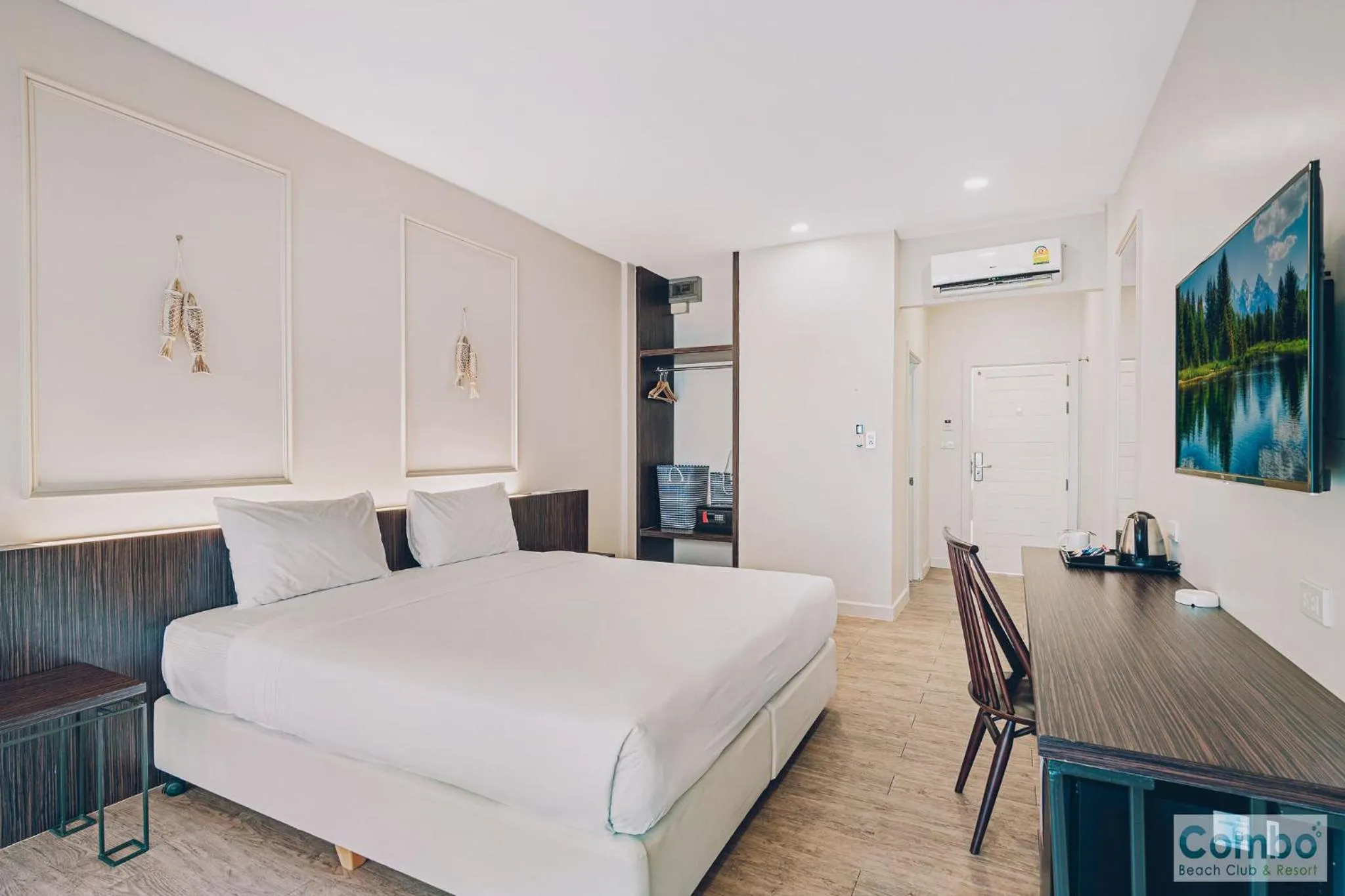 Bedroom, Bed in Combo Beach Hotel Samui