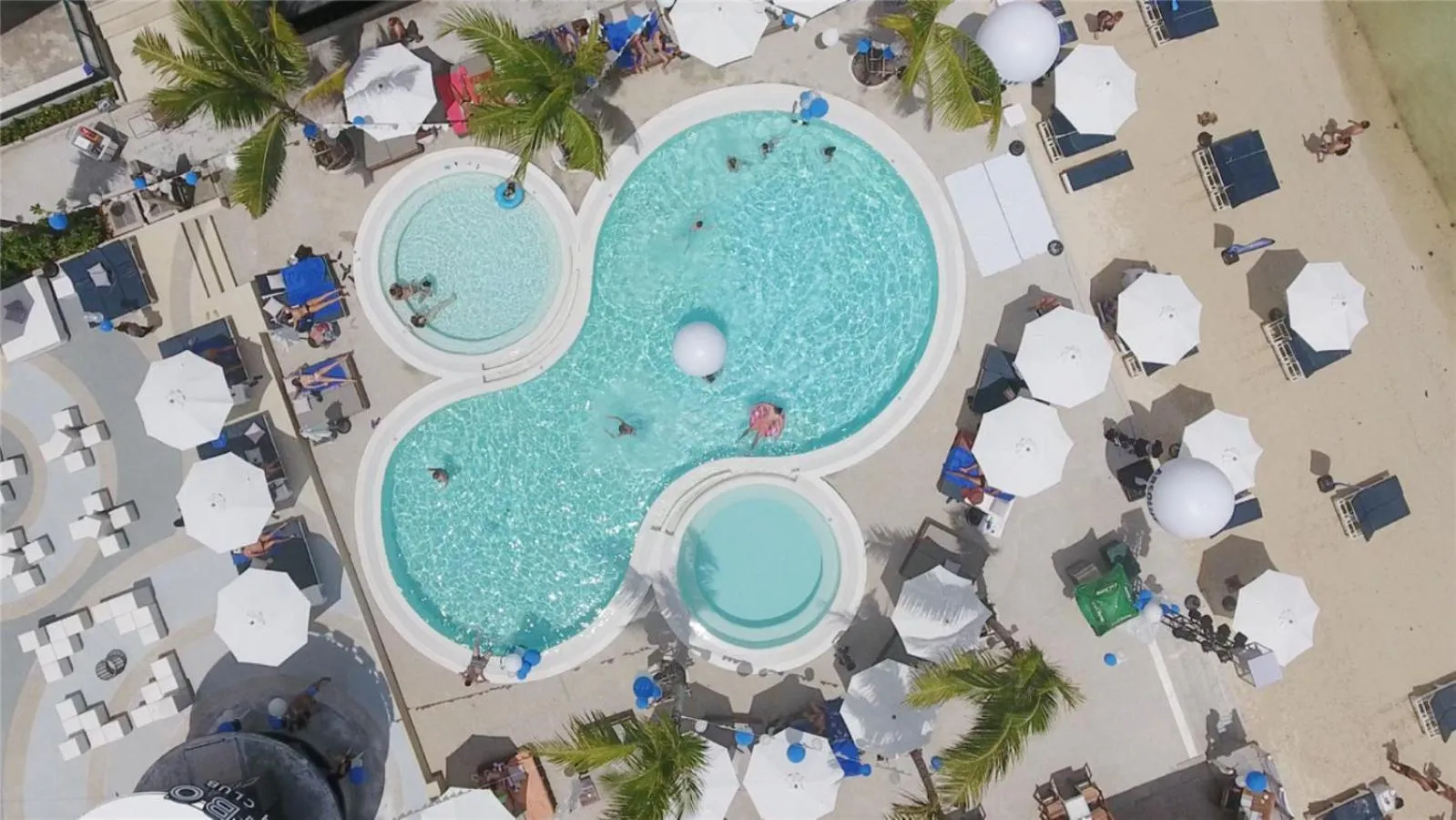 Beach in Combo Beach Hotel Samui