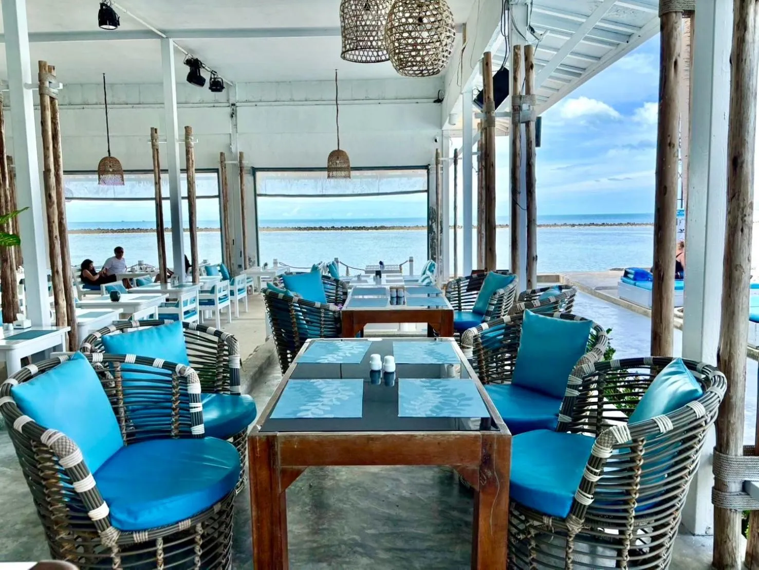 Restaurant/places to eat in Combo Beach Hotel Samui