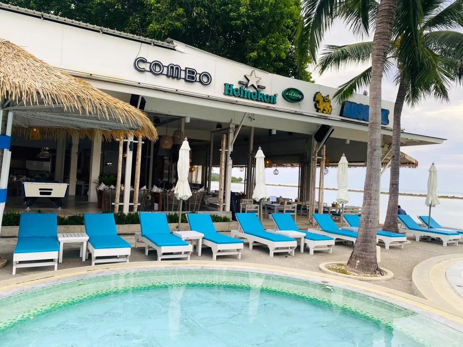 Restaurant/places to eat in Combo Beach Hotel Samui