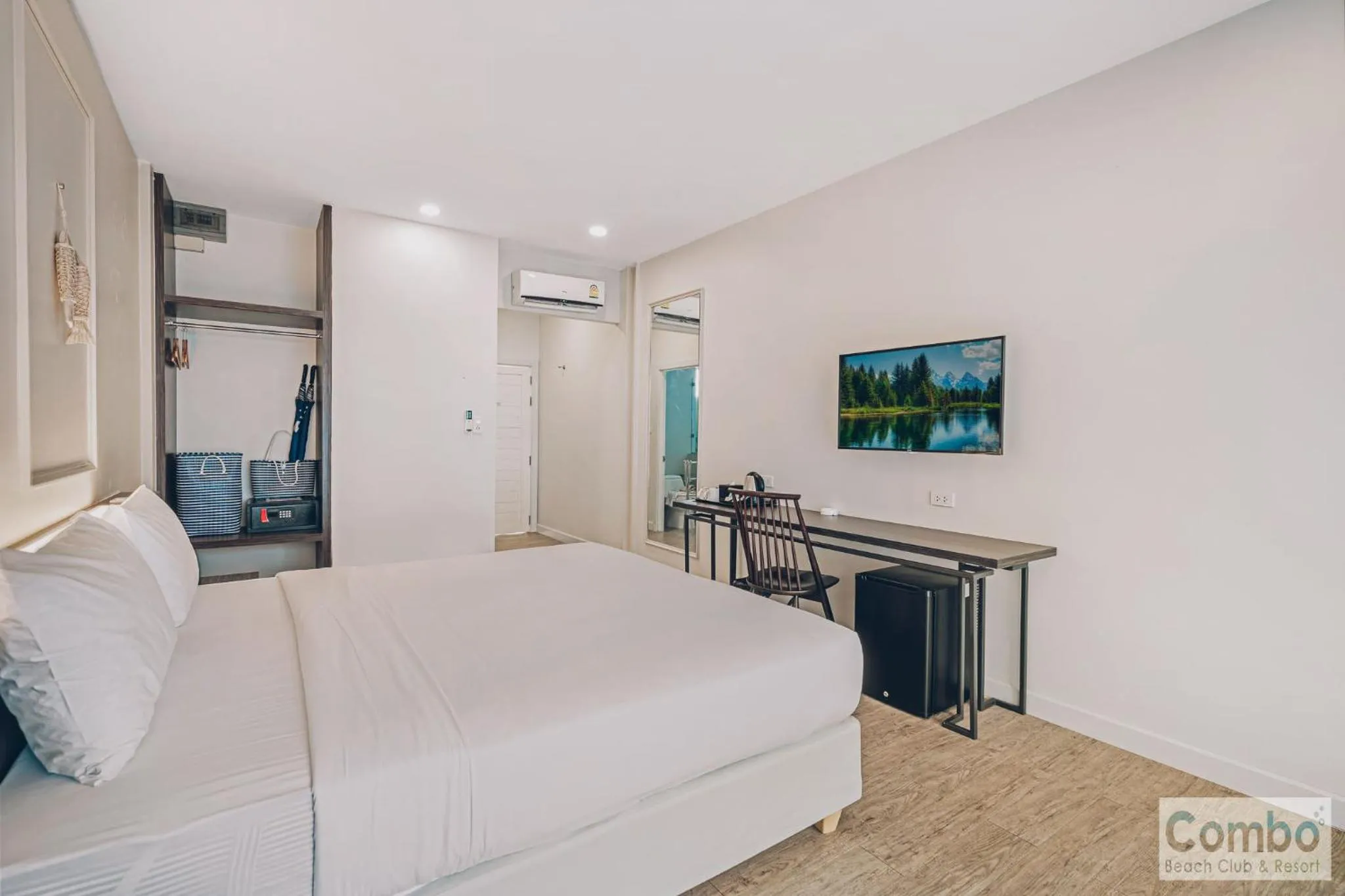 Bedroom, Bed in Combo Beach Hotel Samui