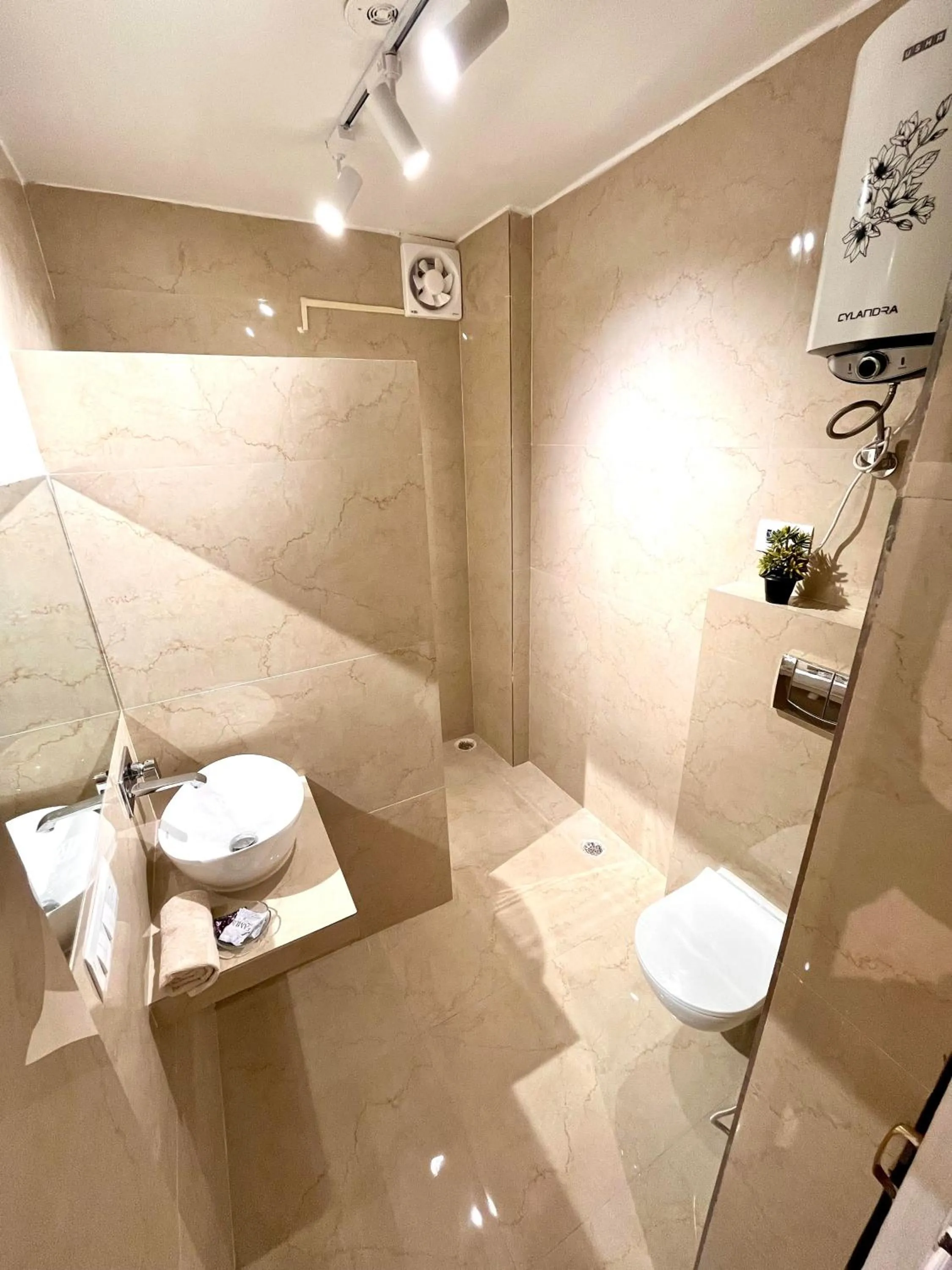 Shower in Ganga Vatika Boutique Hotel, Rishikesh