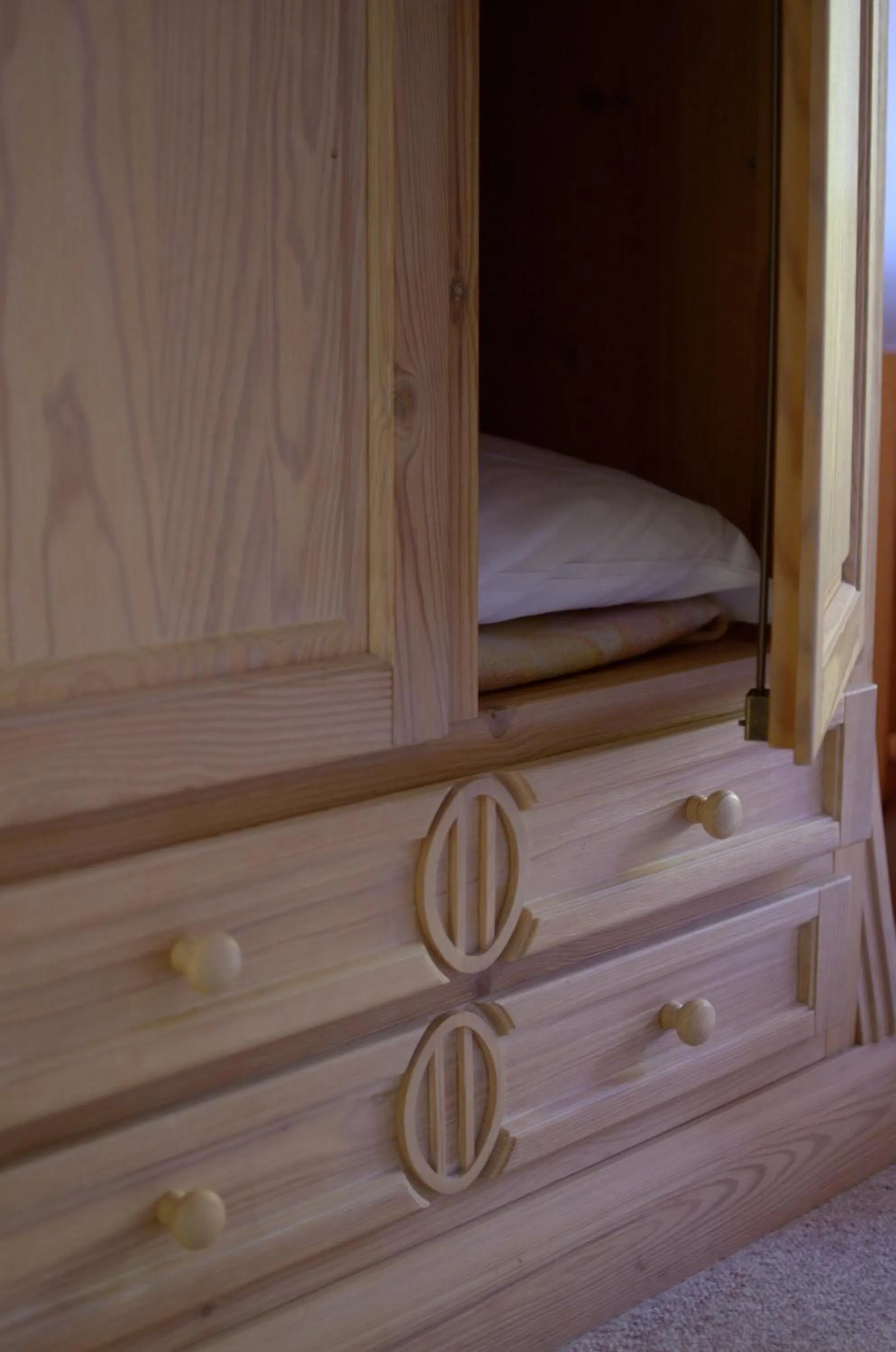 Decorative detail, Bed in Albergo Mirella