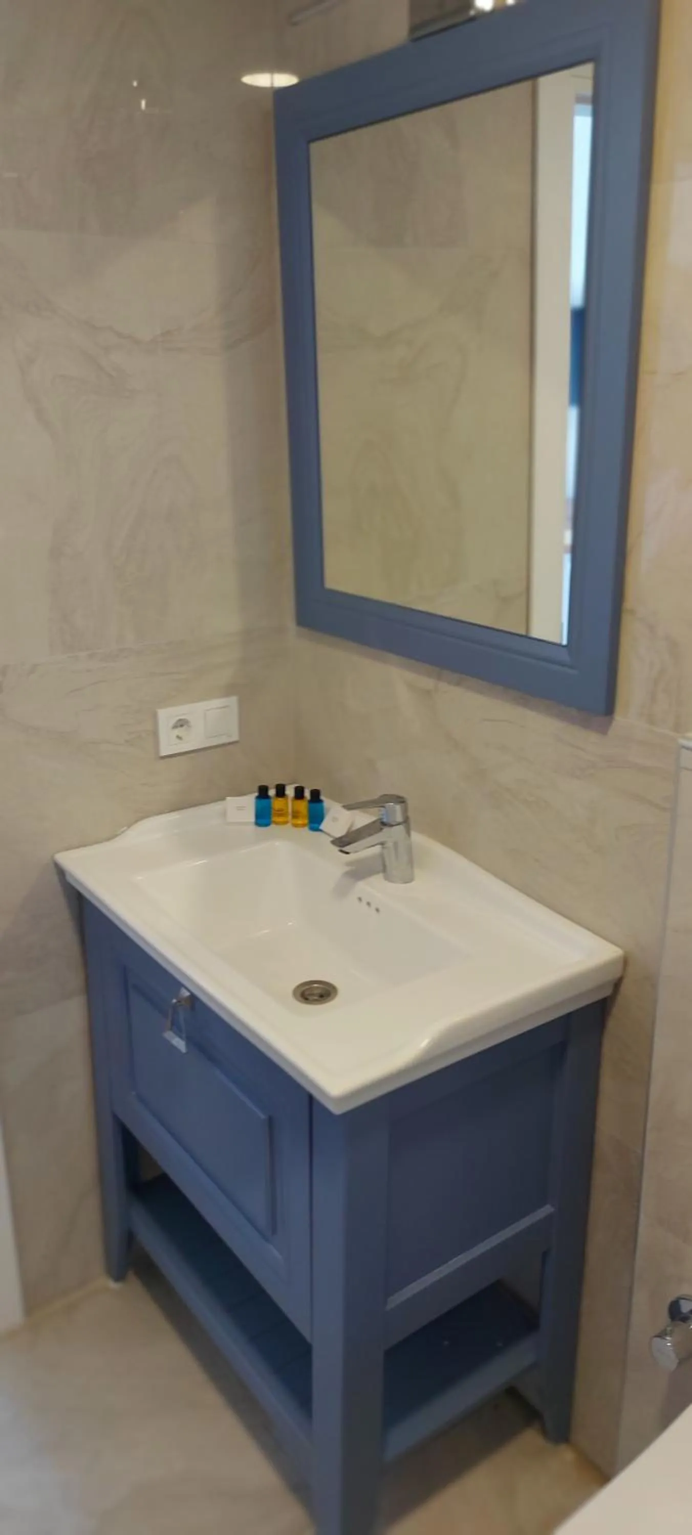 Bathroom in AtaÇesme Otel