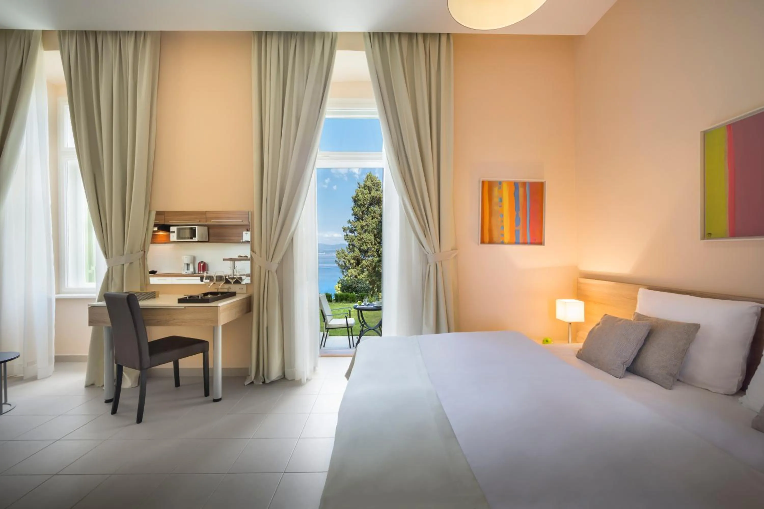 Balcony/Terrace, Bed in Apartments Atlanta - by Liburnia Hotels & Villas