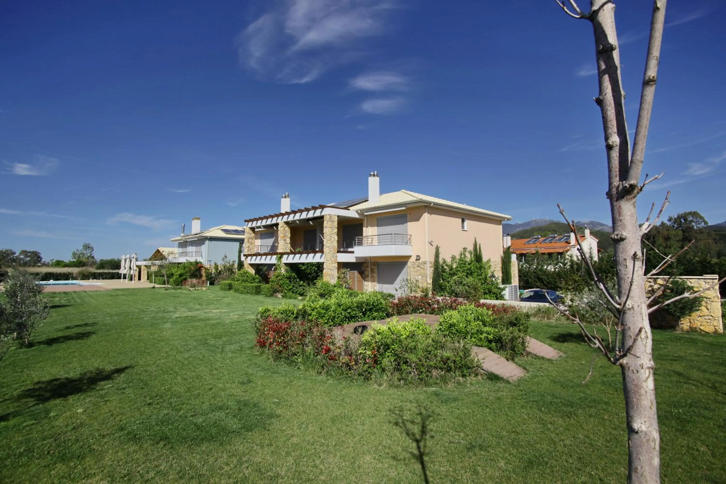 Property building in Cavos Fokidos