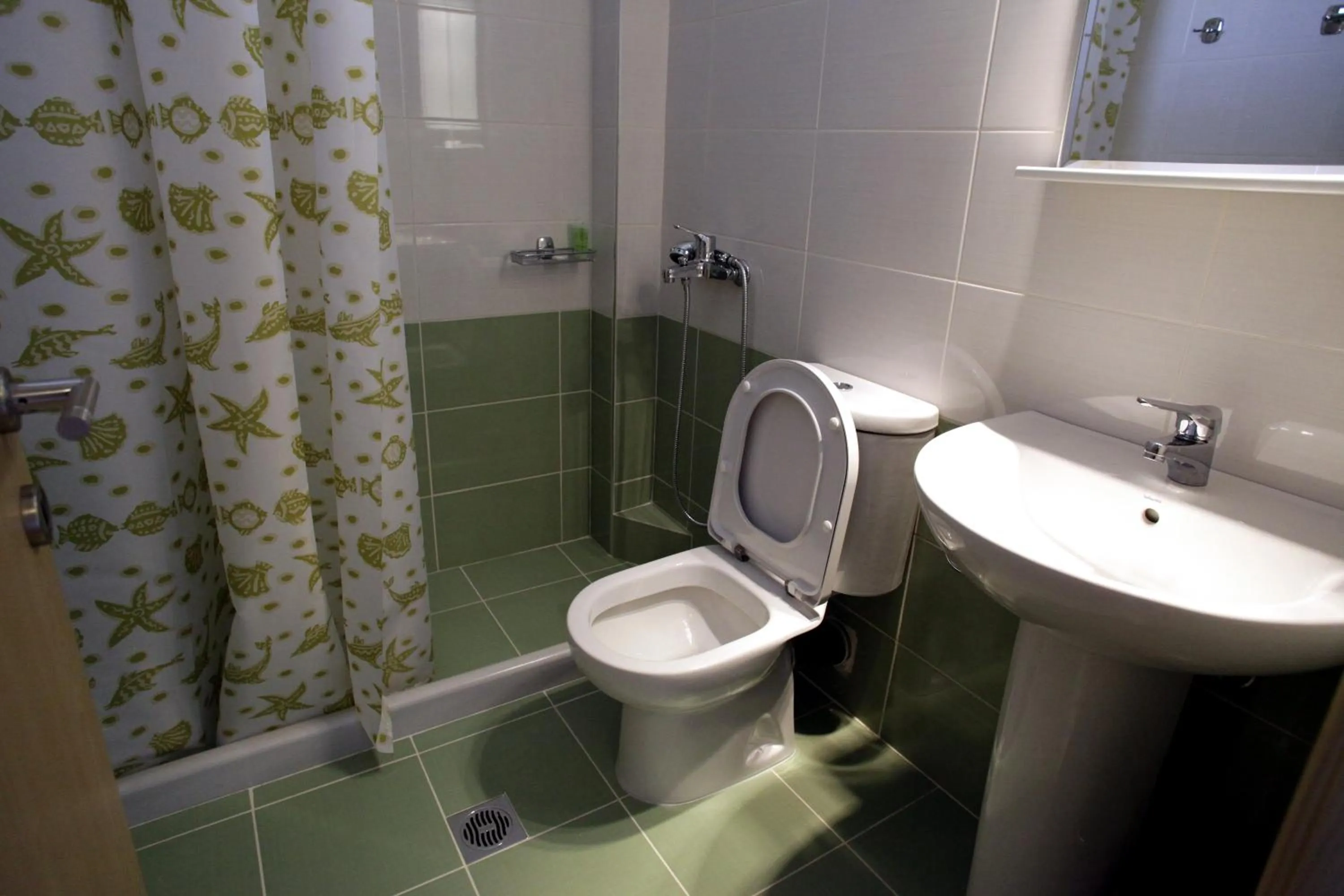 Shower in Cavos Fokidos