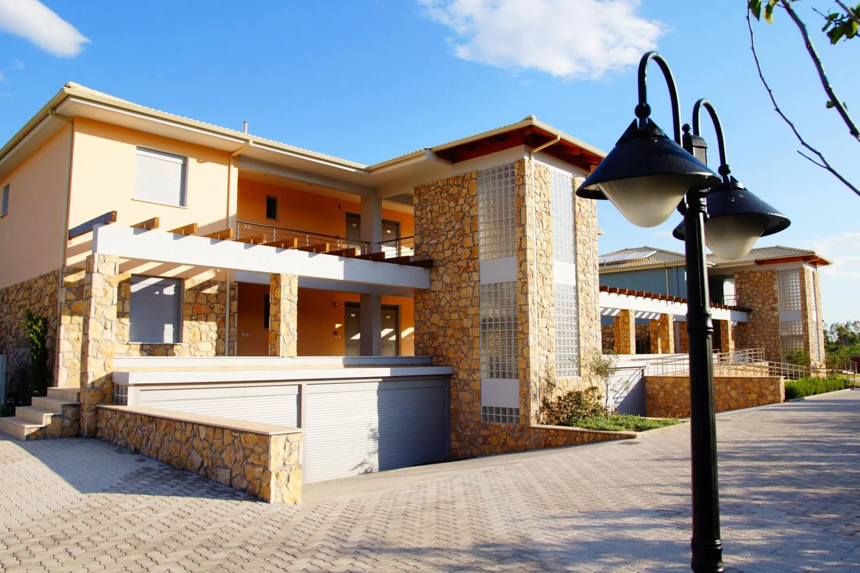 Property building in Cavos Fokidos