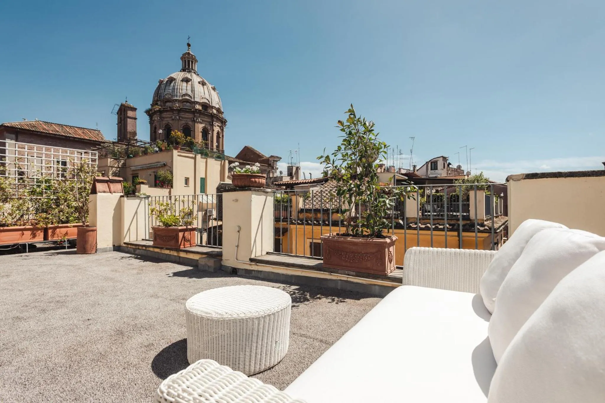 Balcony/Terrace in Nikis Collection Navona