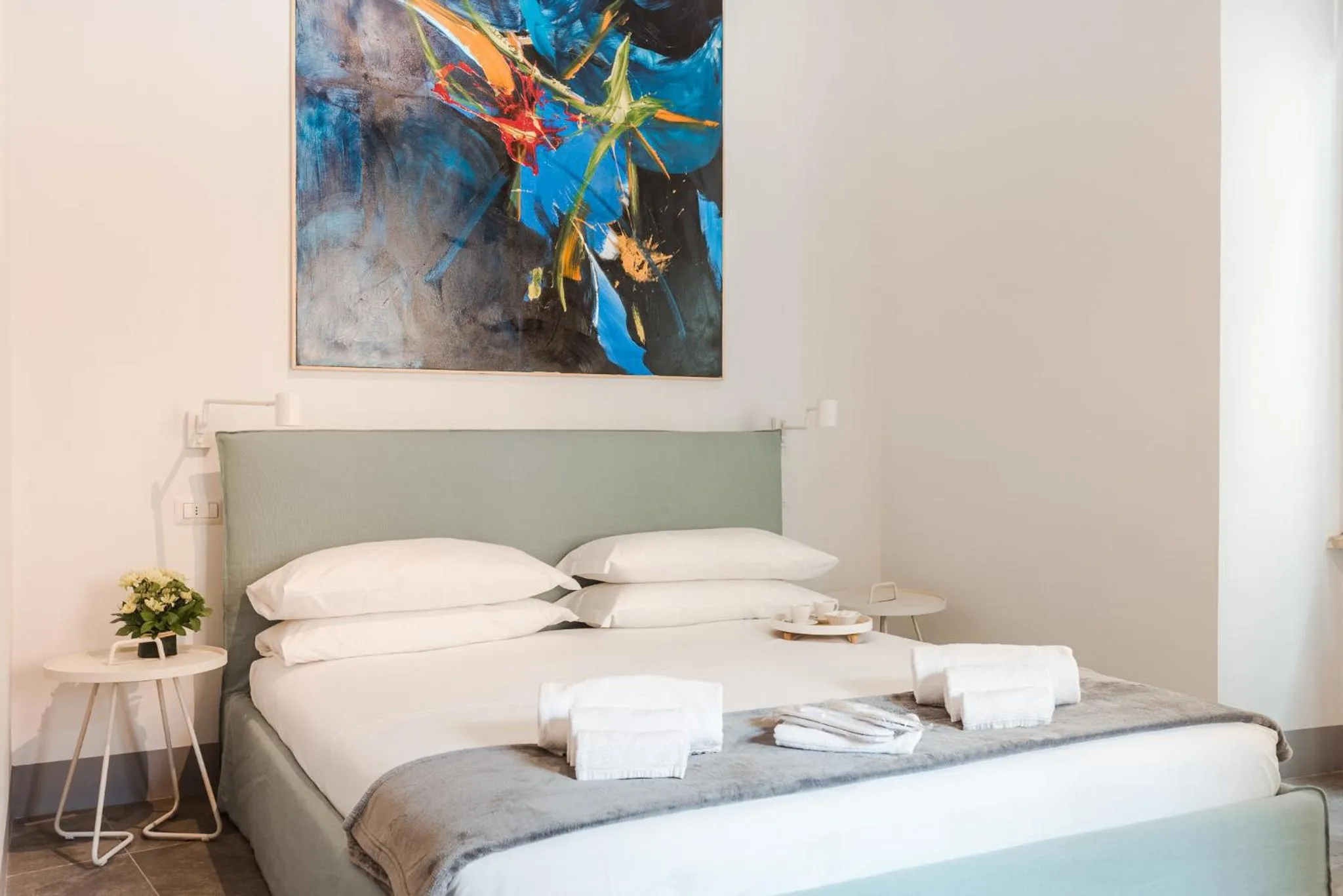 Photo of the whole room, Bed in Nikis Collection Navona