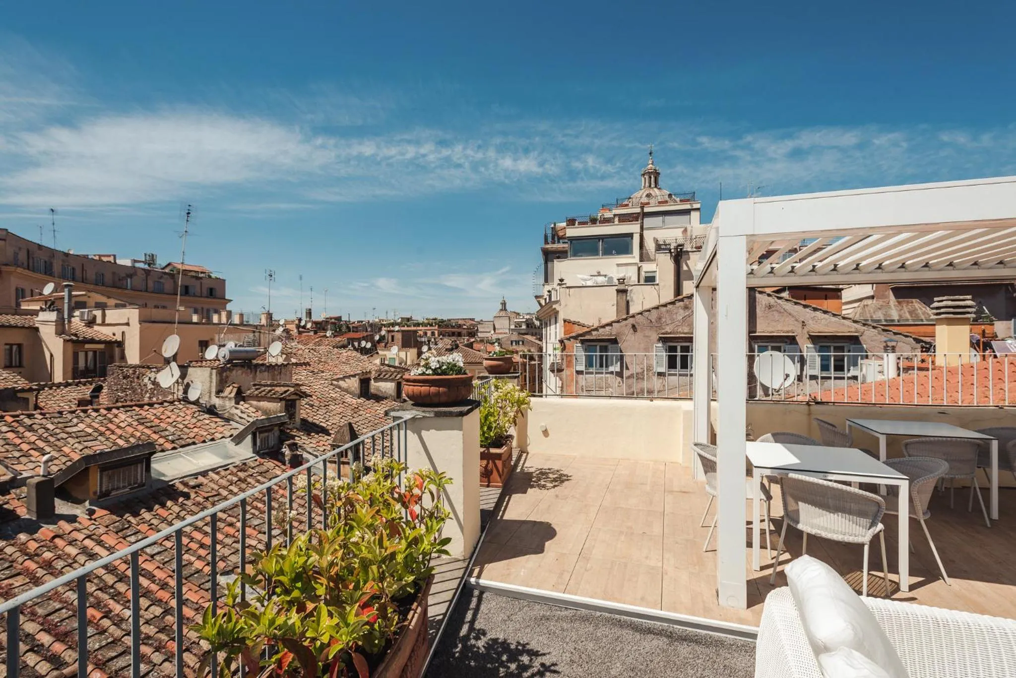 Balcony/Terrace in Nikis Collection Navona