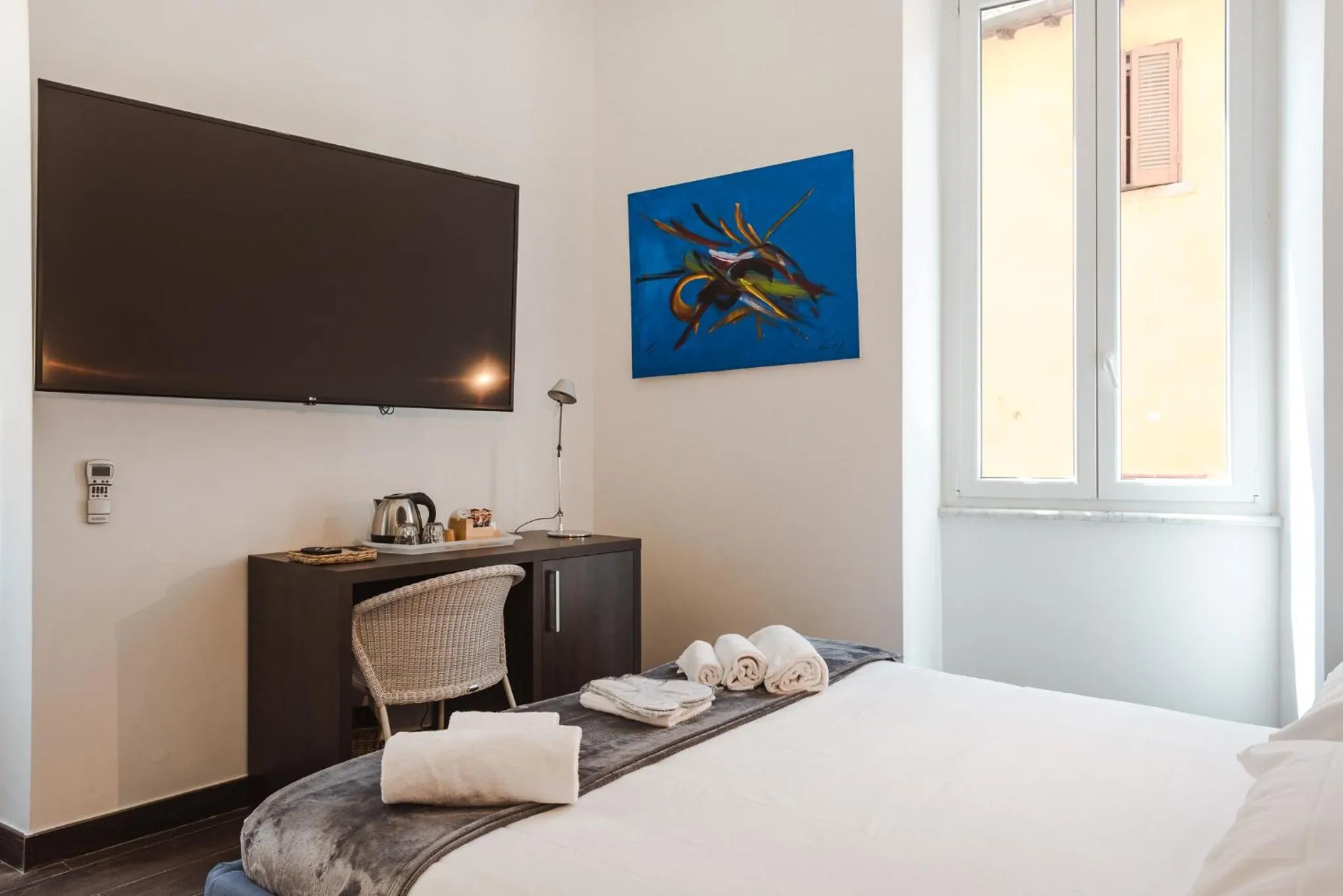 TV and multimedia, Bed in Nikis Collection Navona