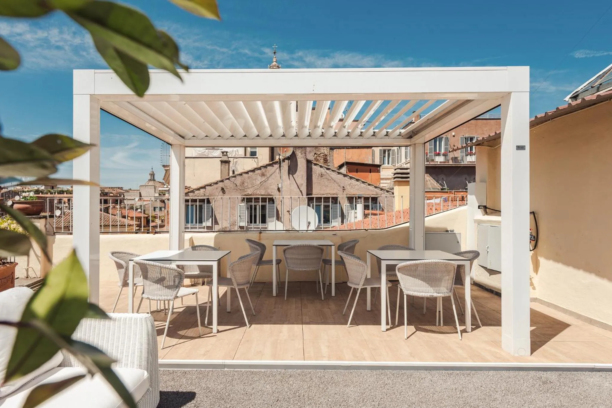 Restaurant/places to eat in Nikis Collection Navona