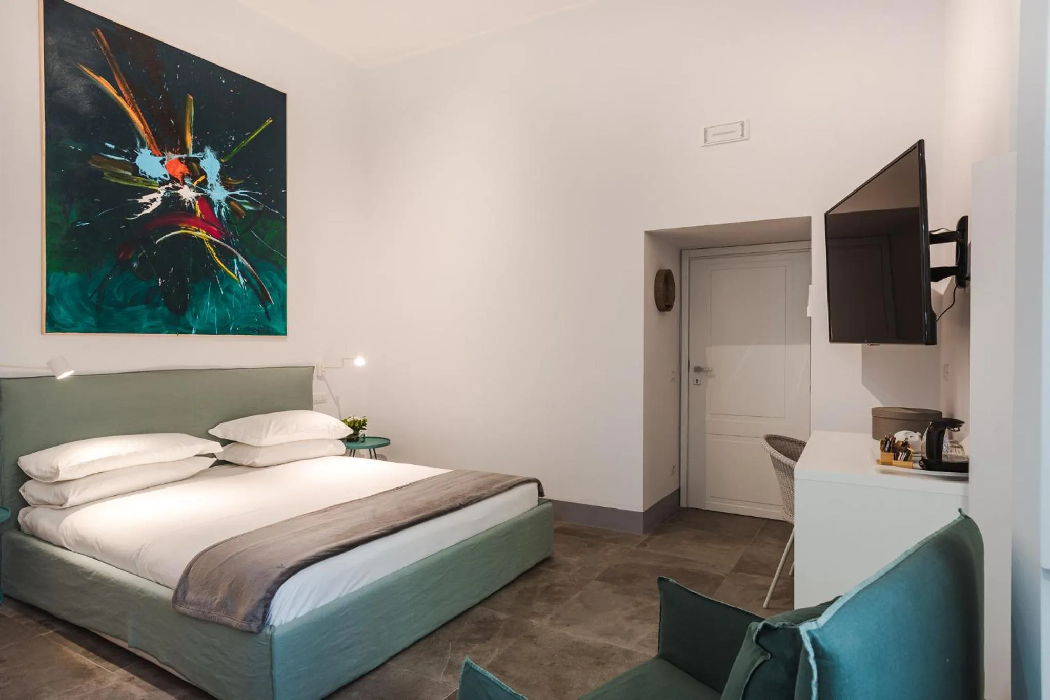 Photo of the whole room, Bed in Nikis Collection Navona