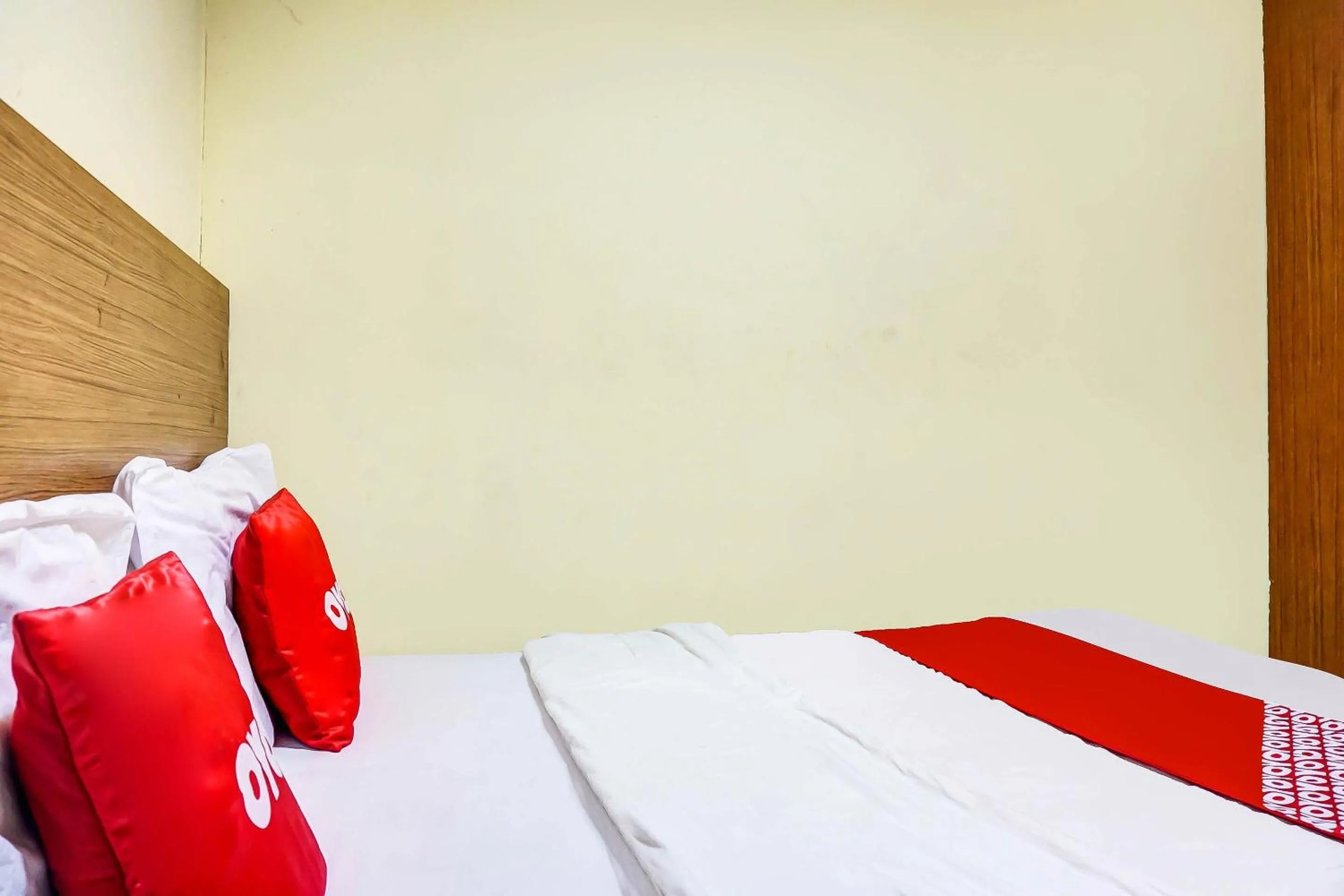 Bedroom in OYO 90872 Coolz Homestay Tebet Near TIS Square Near TIS Square