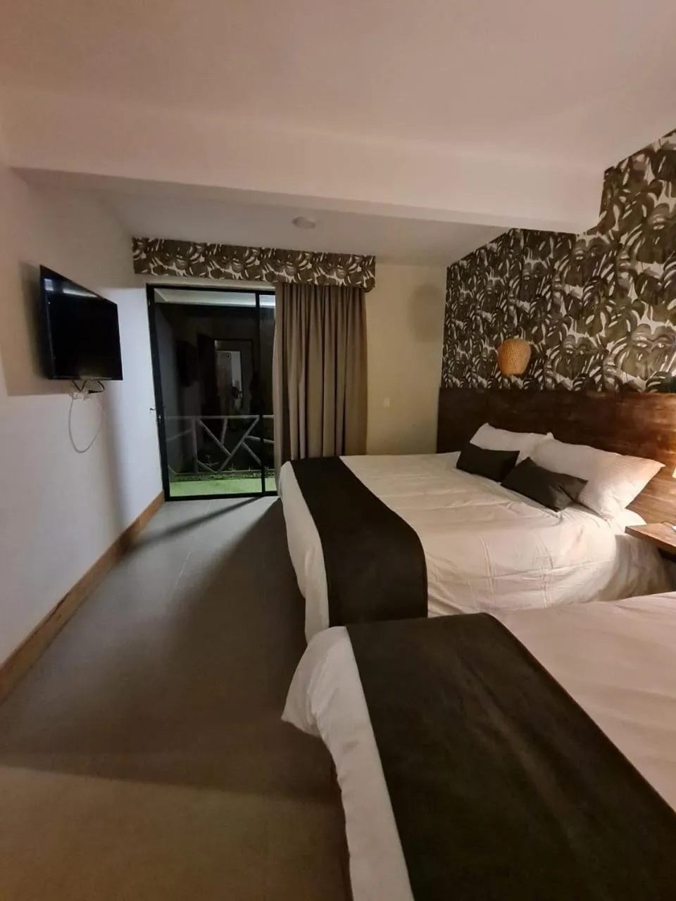 Bathroom, Bed in Casa Hotel Bremen