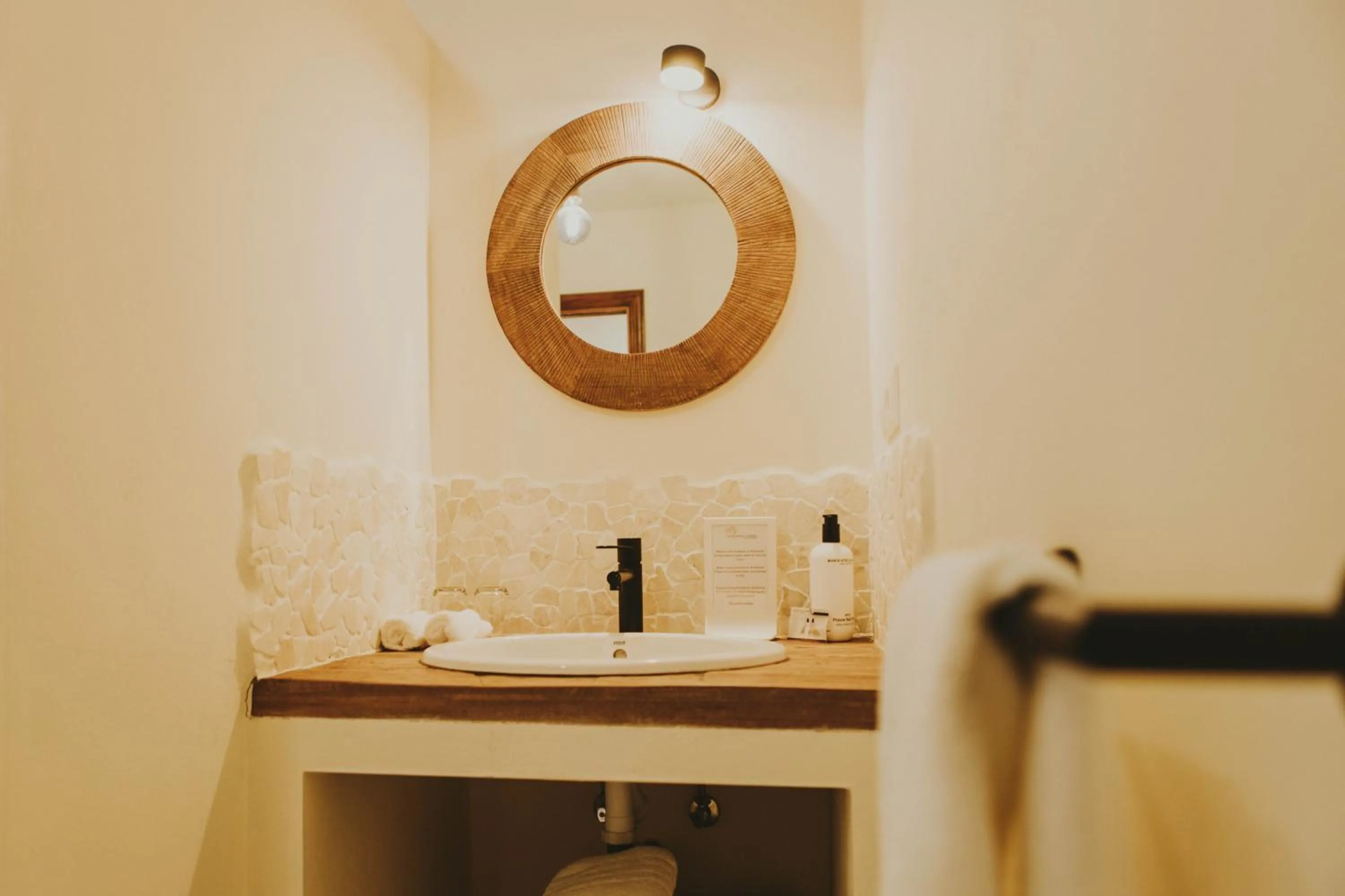 Deluxe Queen Room in Hacienda el Tarajal