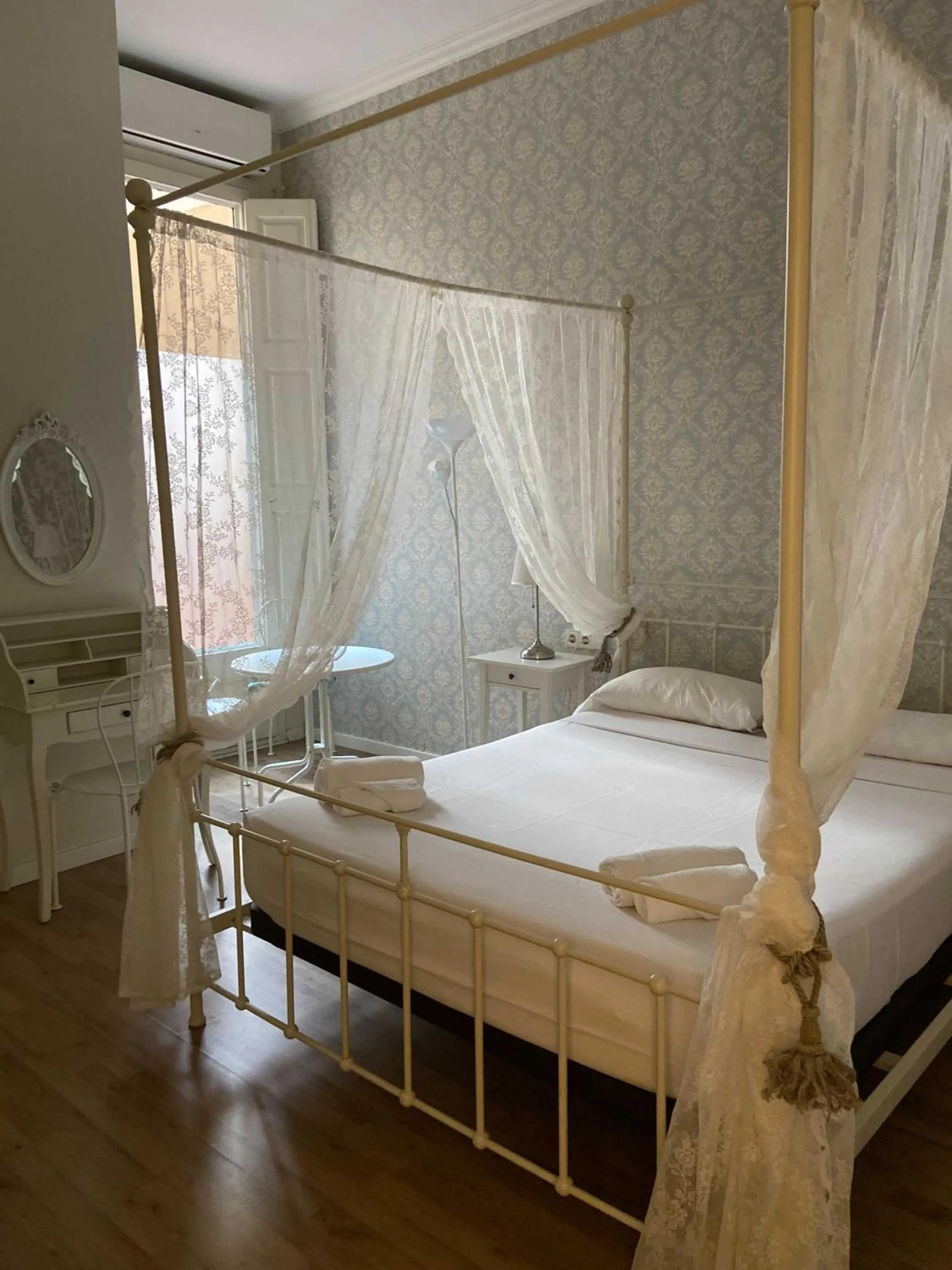 Photo of the whole room, Bed in Lumine Luxury Suites by gaiarooms