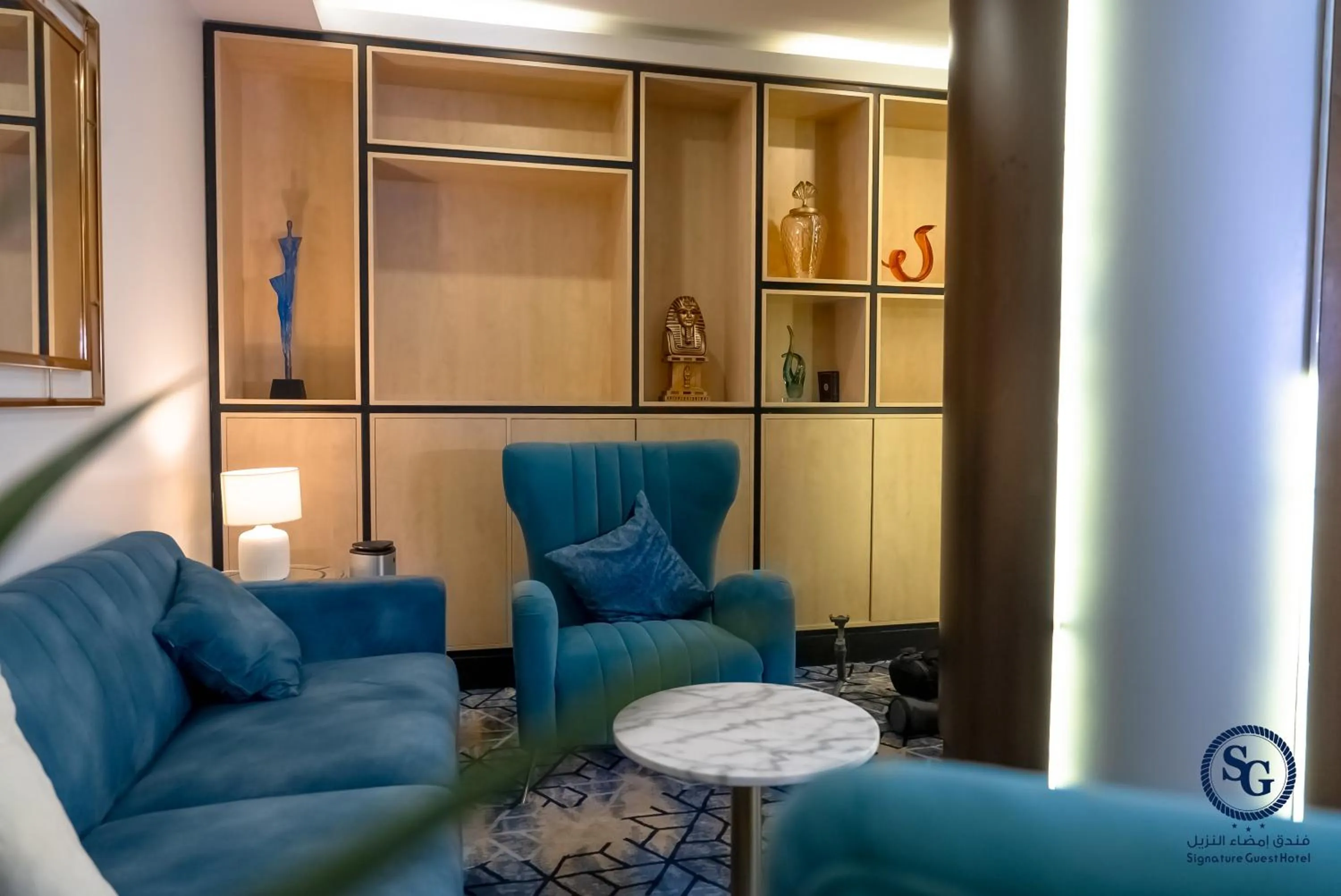 Seating area in Signature Guest Hotel فندق إمضاء النزيل الفندقية