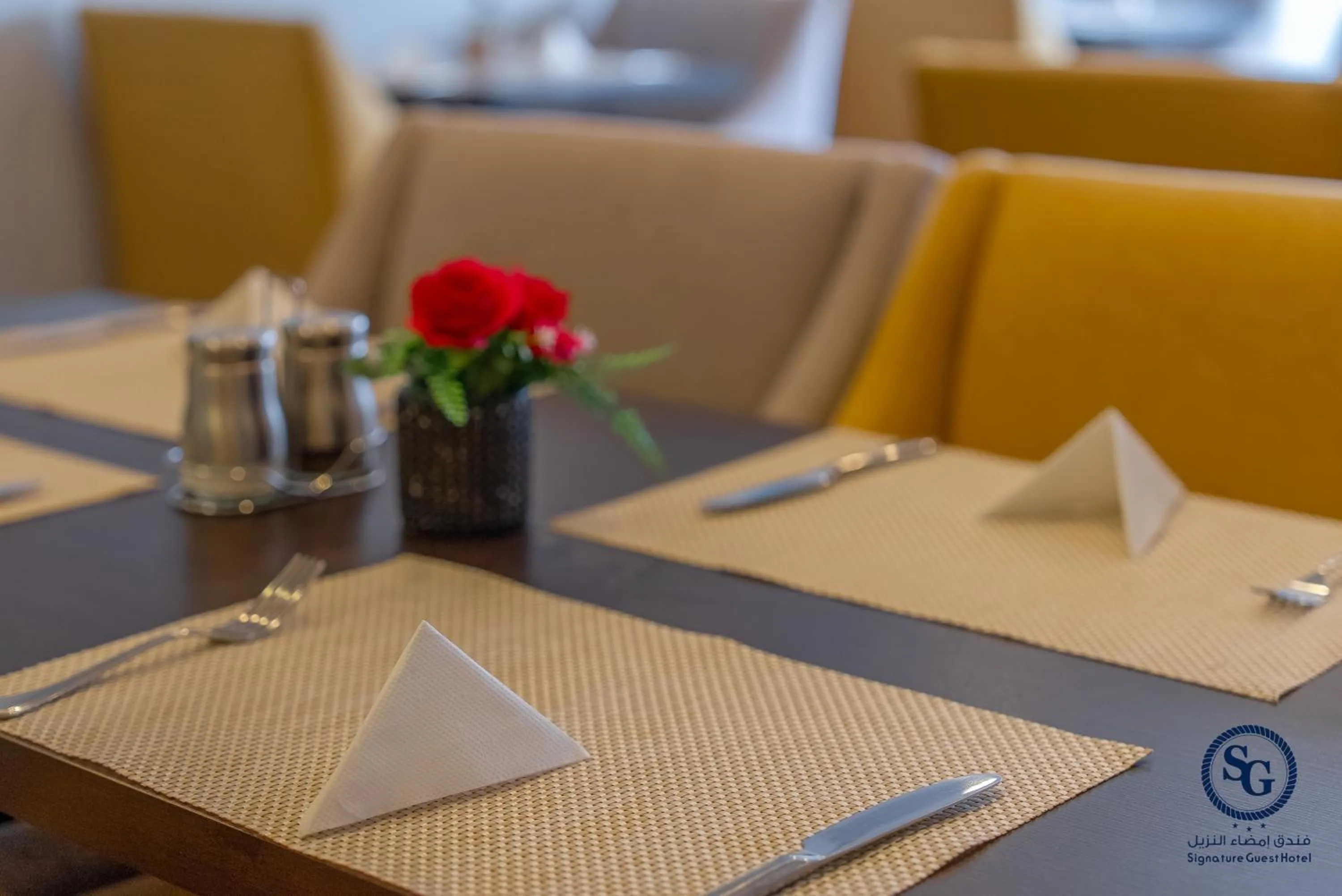 Restaurant/places to eat in Signature Guest Hotel فندق إمضاء النزيل الفندقية