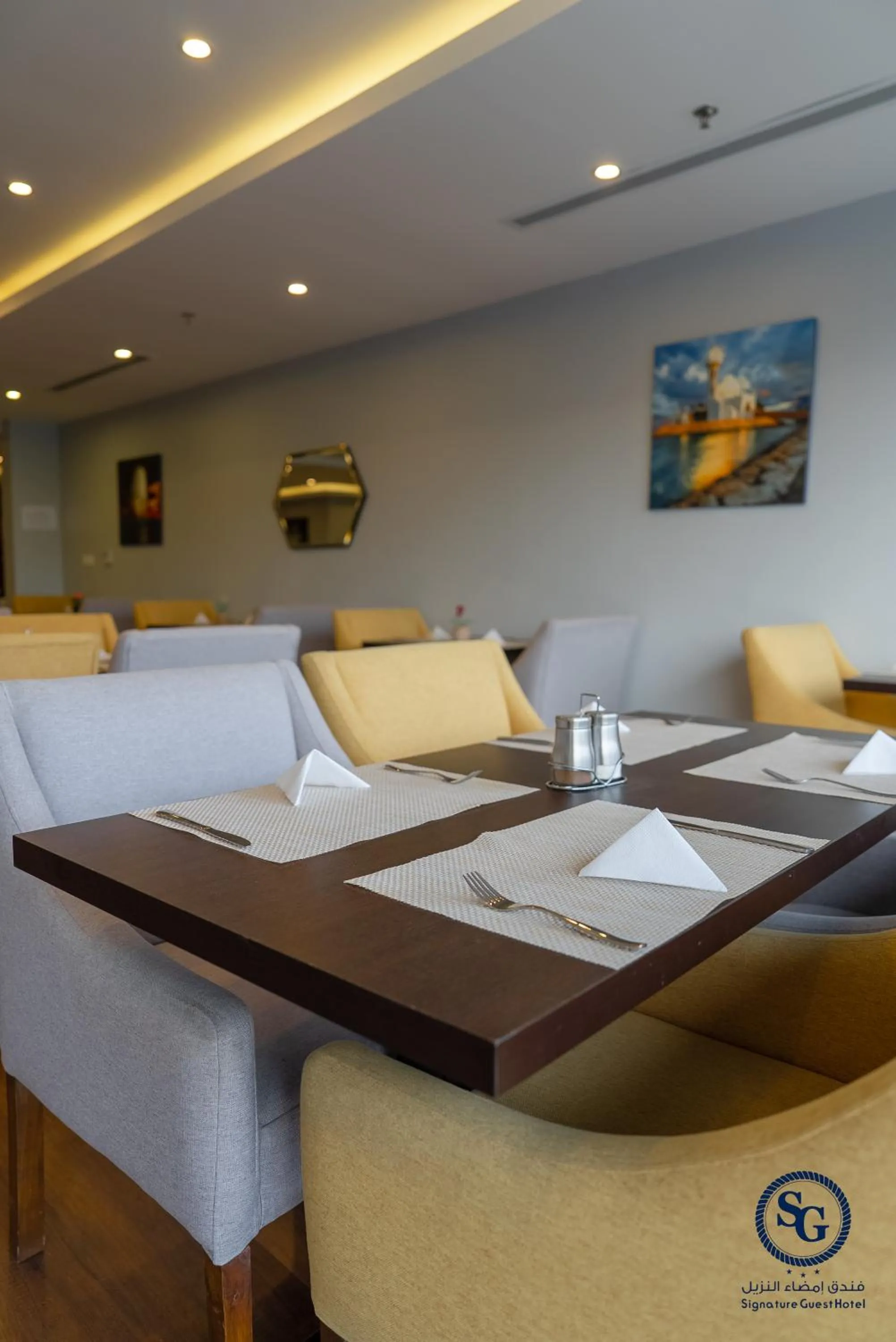 Restaurant/places to eat in Signature Guest Hotel فندق إمضاء النزيل الفندقية