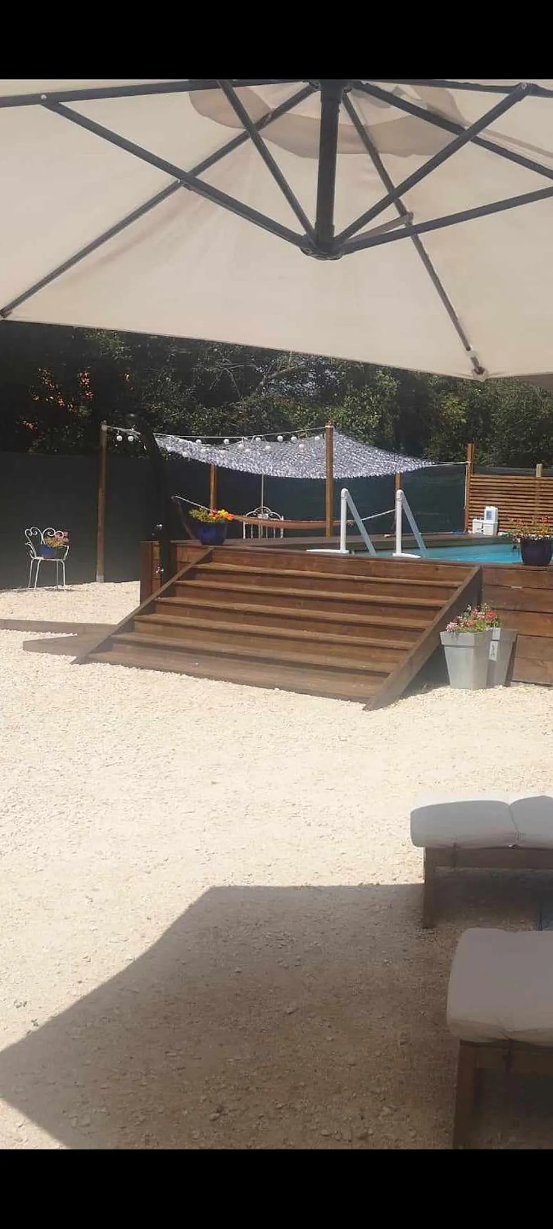 Pool view in R & R BERGERAC