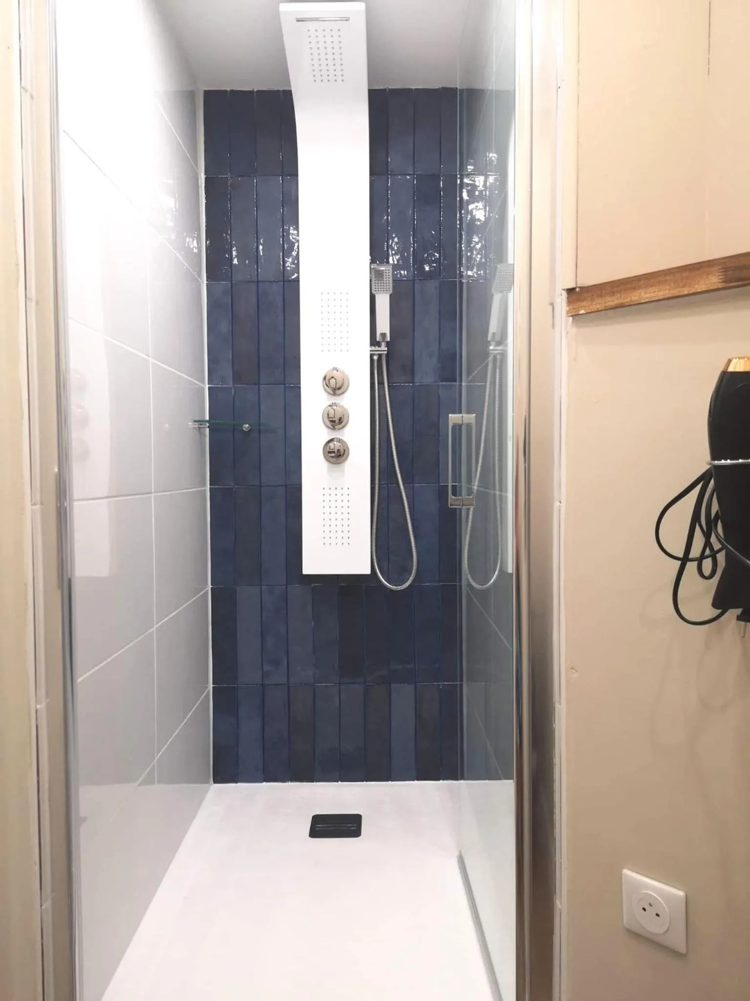 Bathroom in R & R BERGERAC