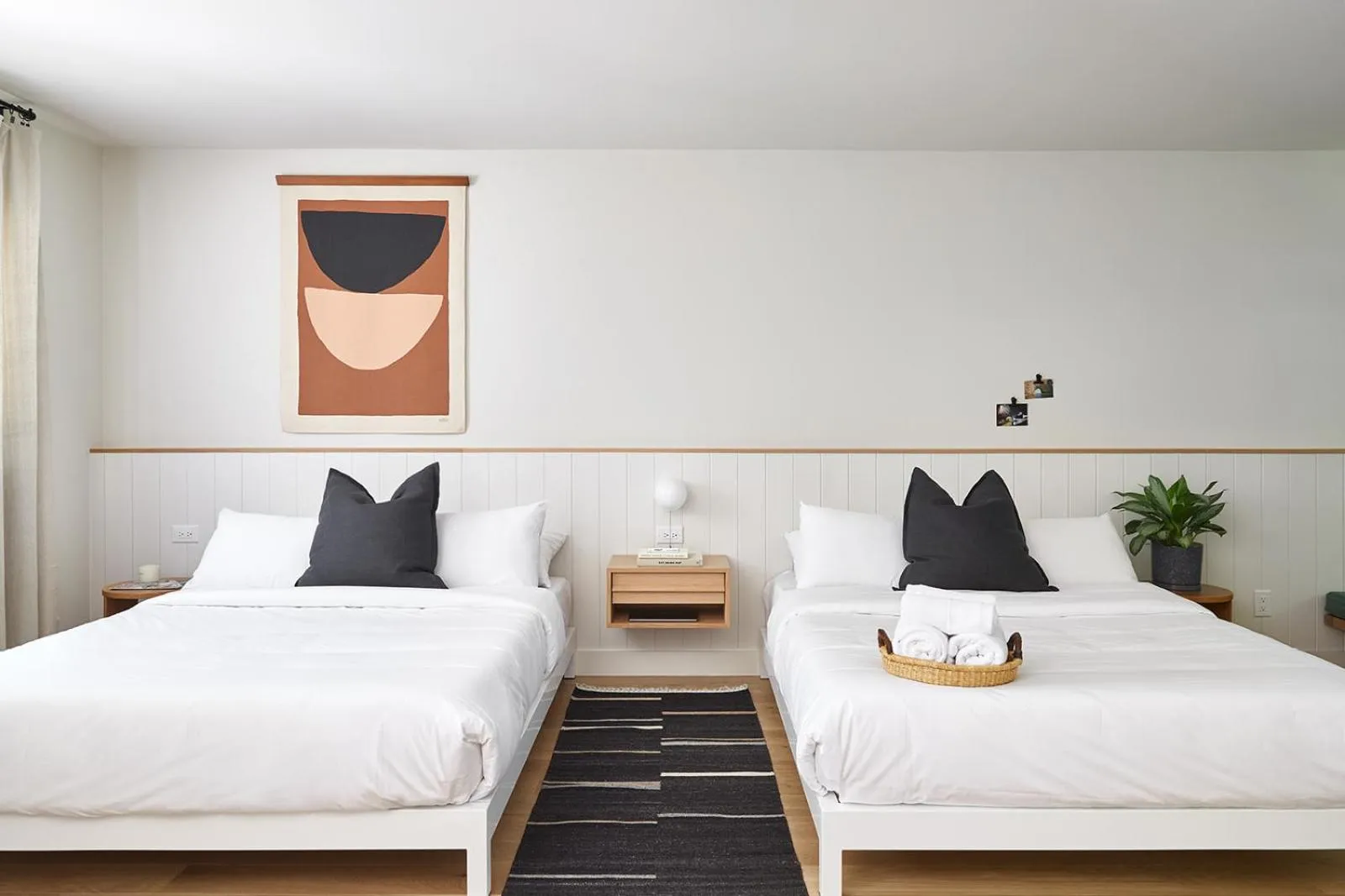 Bed in Somewhere Inn Calabogie