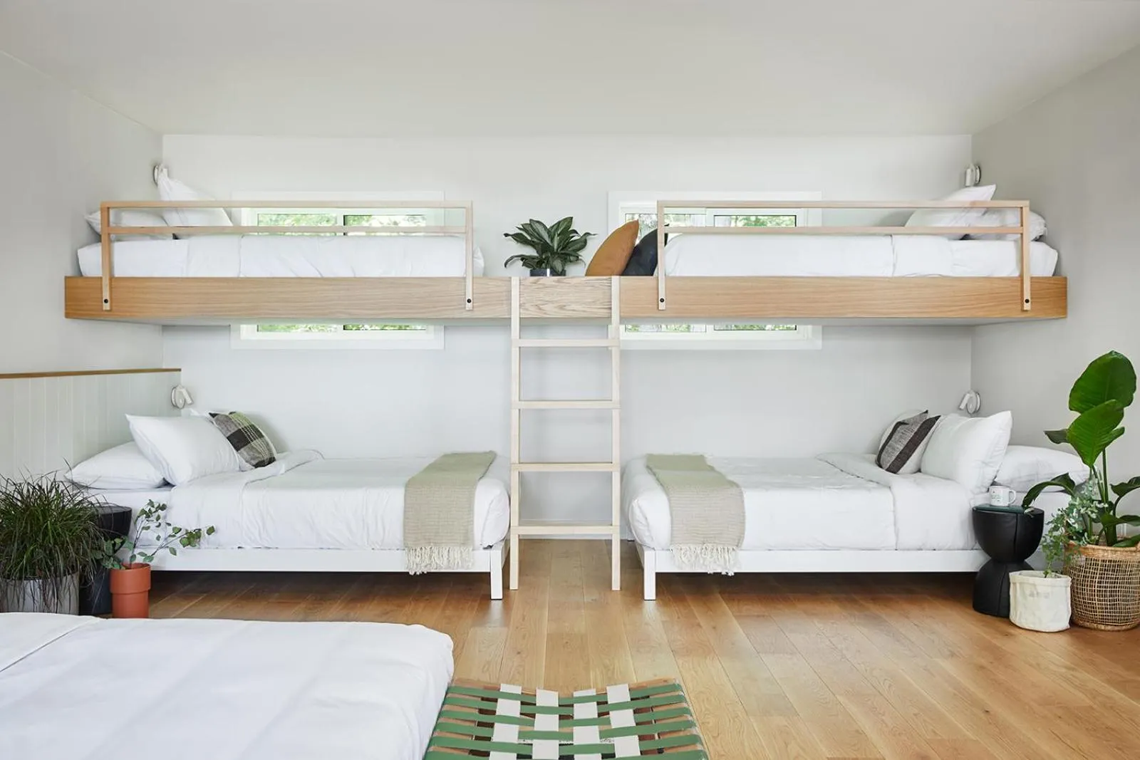 bunk bed, Bed in Somewhere Inn Calabogie