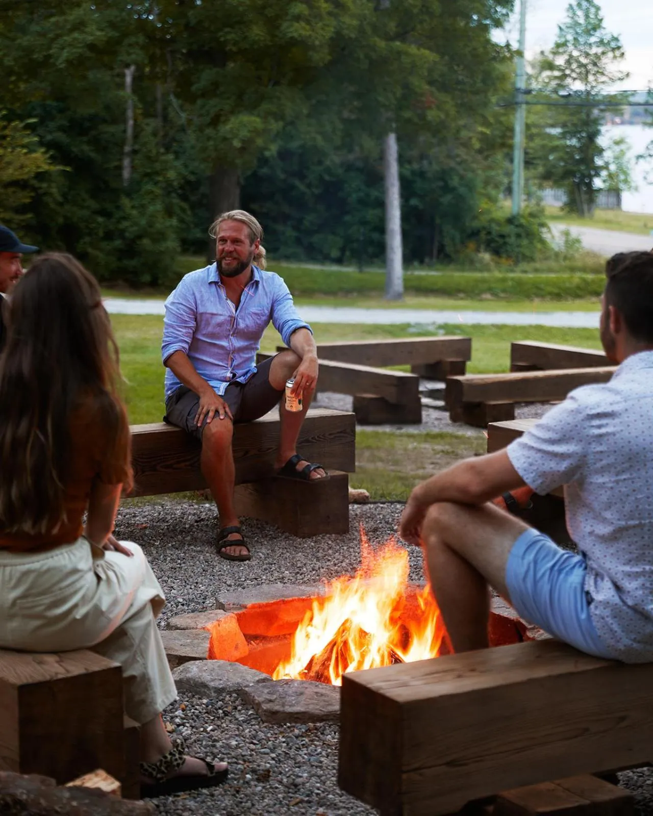 People in Somewhere Inn Calabogie