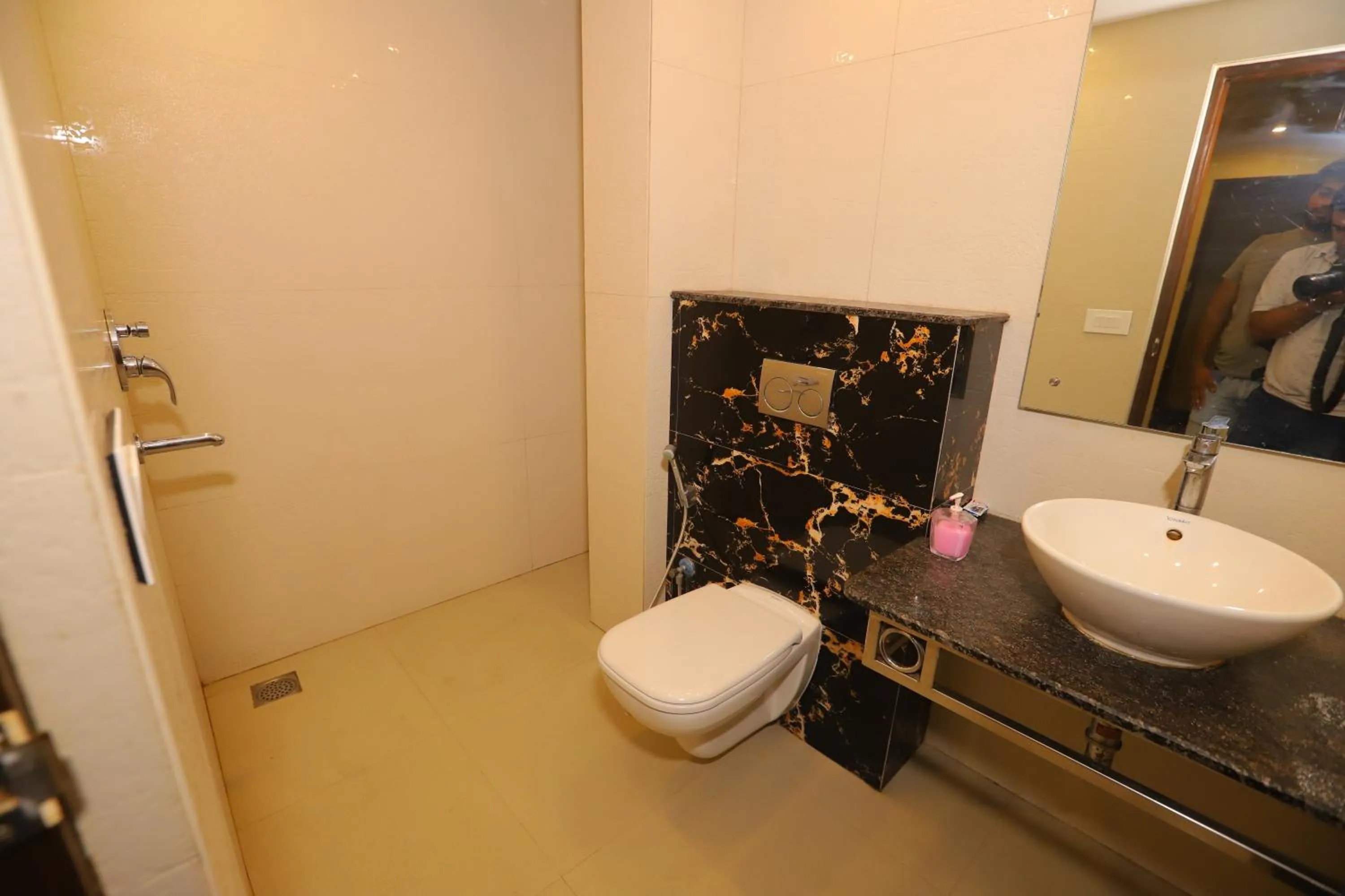 Bathroom in Hotel Mayur Assam - New Delhi Railway Station