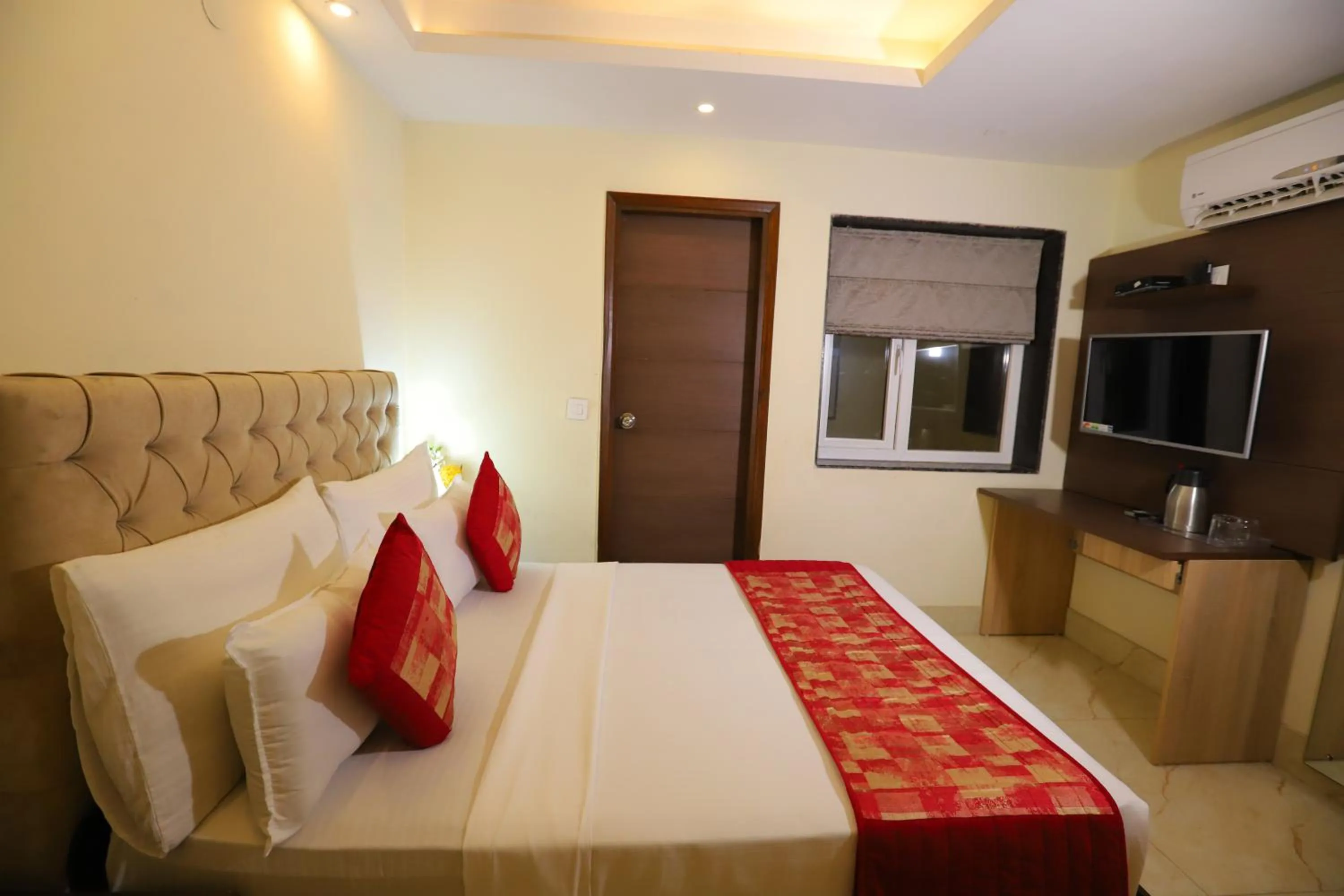 Bed in Hotel Mayur Assam - New Delhi Railway Station