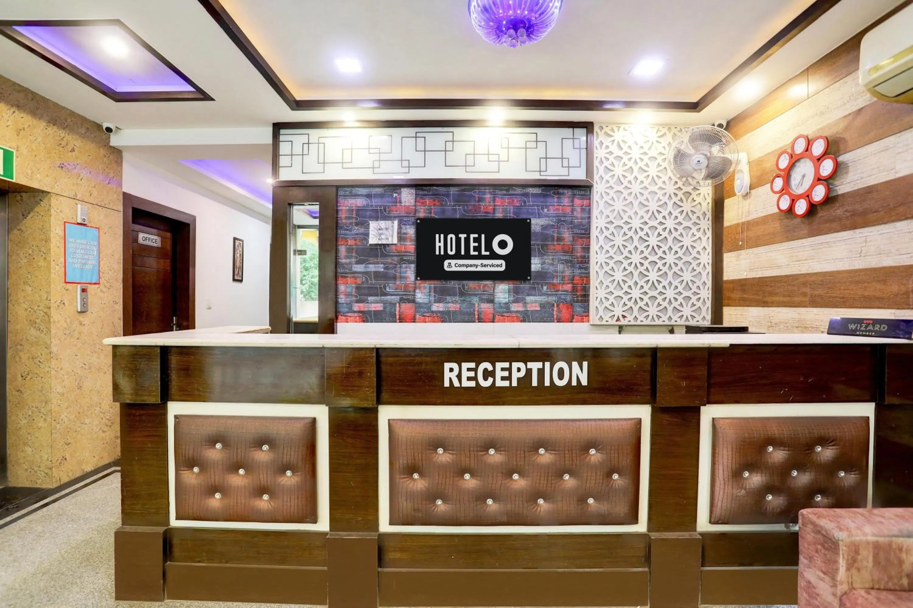 Lobby or reception in Super Hotel O Taj Nagri Near Taj Mahal East Gate Formerly Riviera