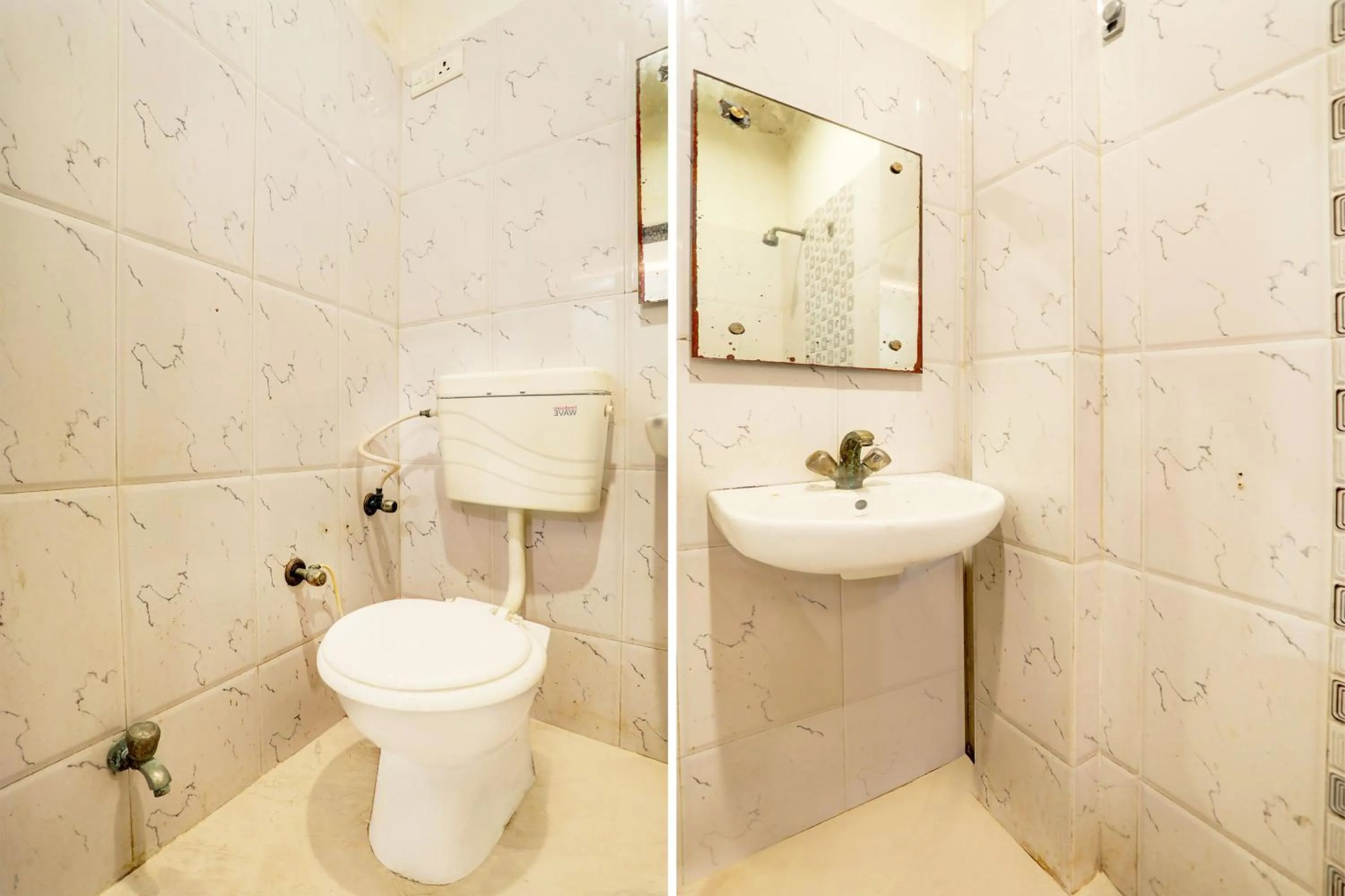 Bathroom in Super Hotel O Taj Nagri Near Taj Mahal East Gate Formerly Riviera