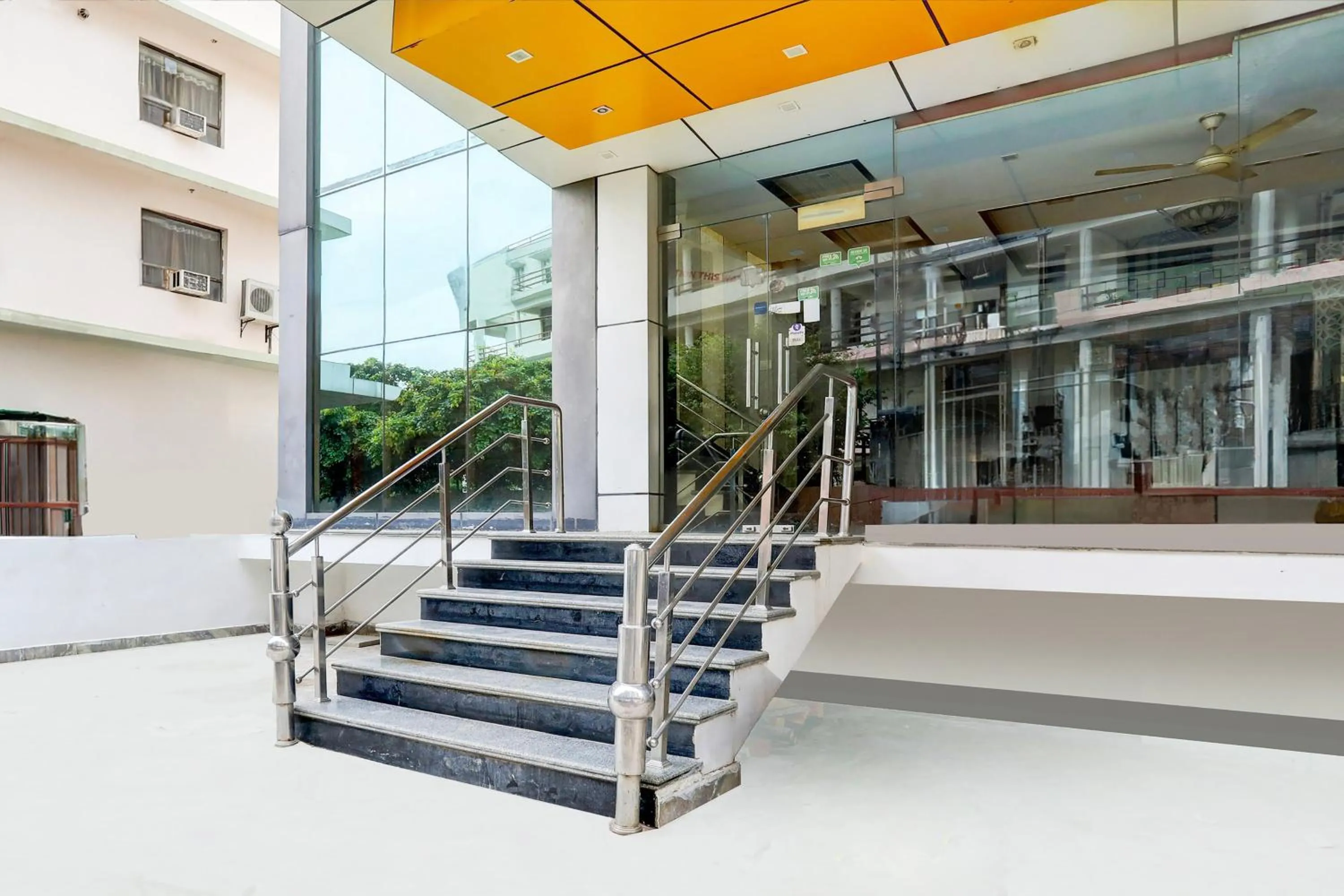 Facade/entrance in Super Hotel O Taj Nagri Near Taj Mahal East Gate Formerly Riviera