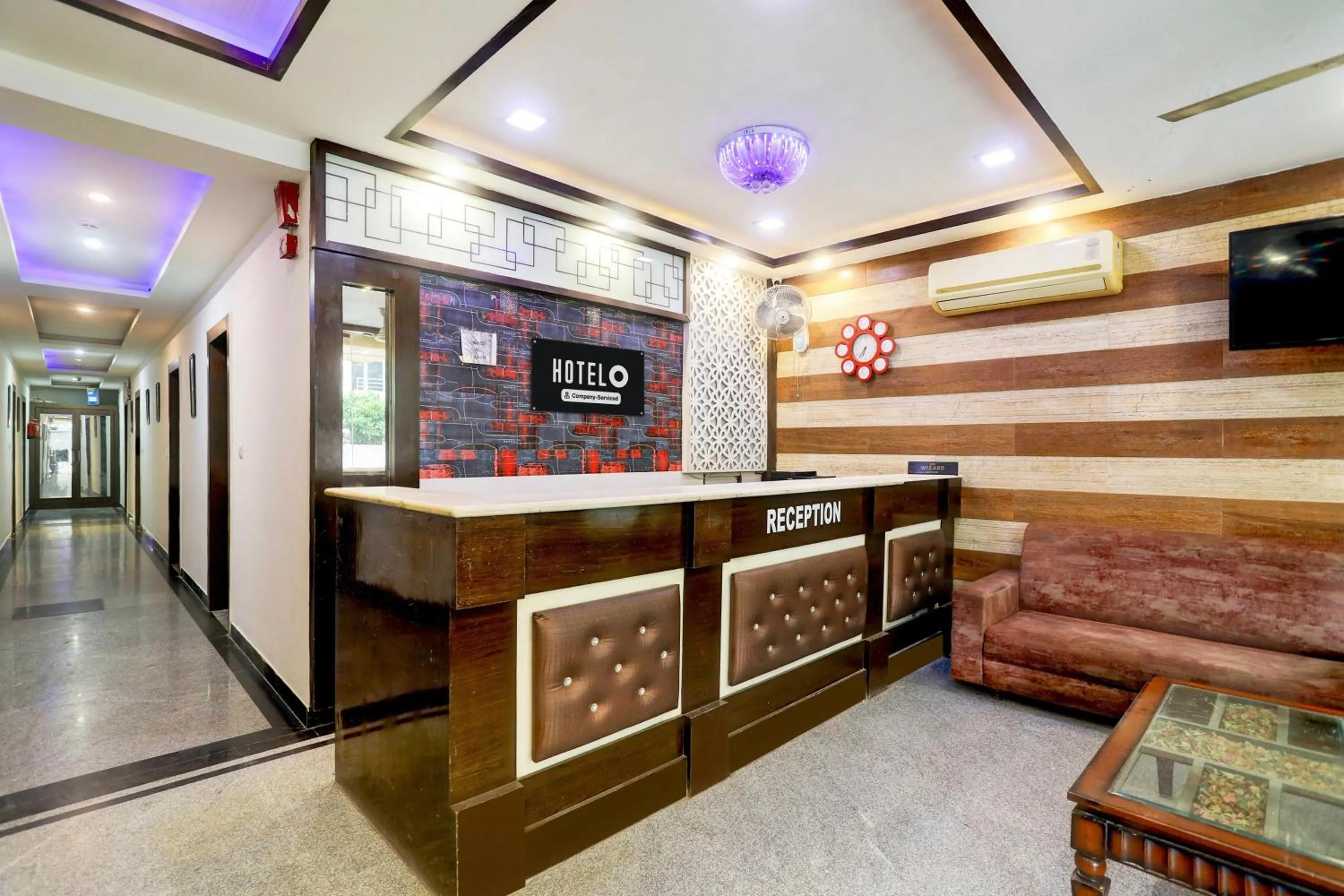 Lobby or reception in Super Hotel O Taj Nagri Near Taj Mahal East Gate Formerly Riviera