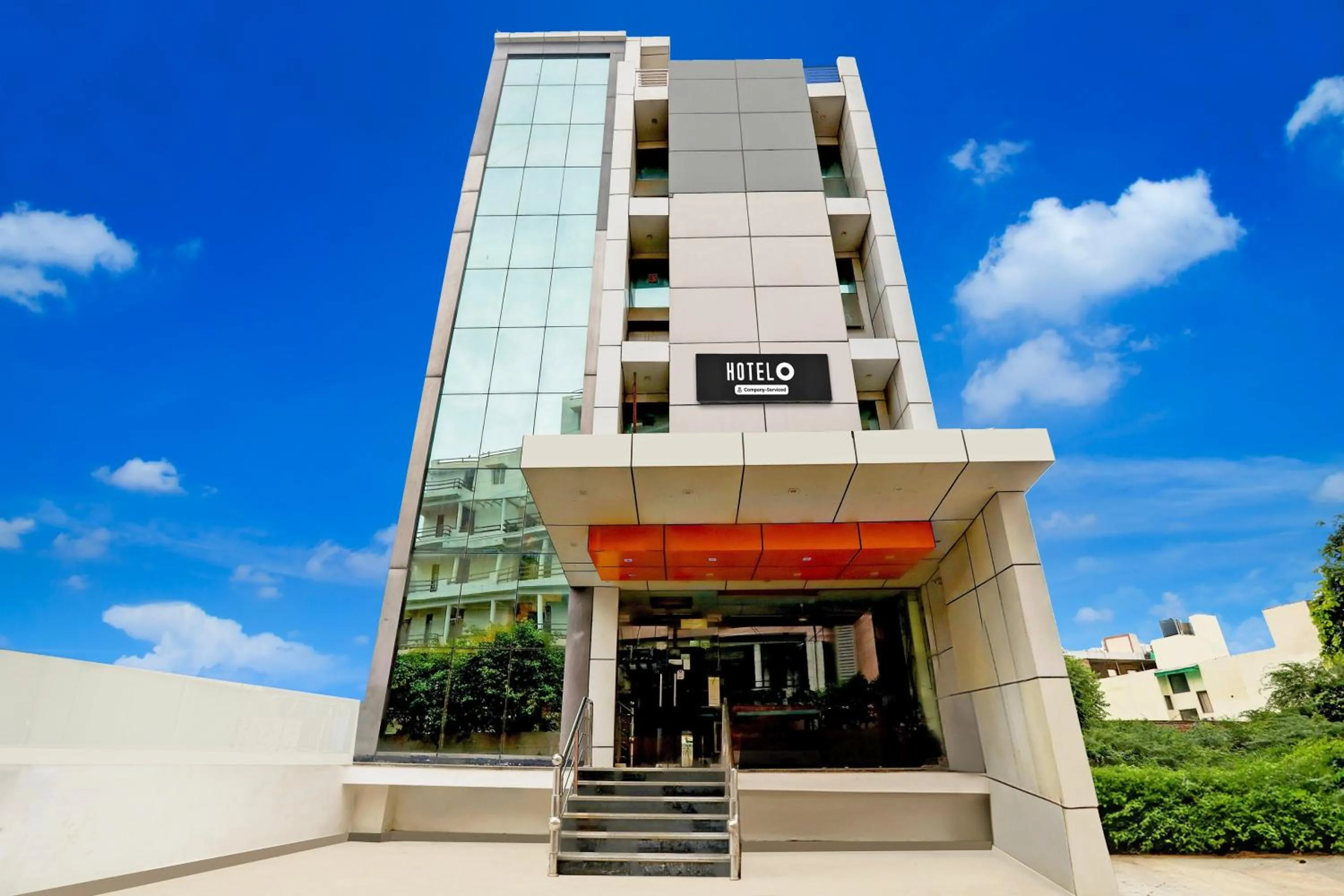 Facade/entrance in Super Hotel O Taj Nagri Near Taj Mahal East Gate Formerly Riviera