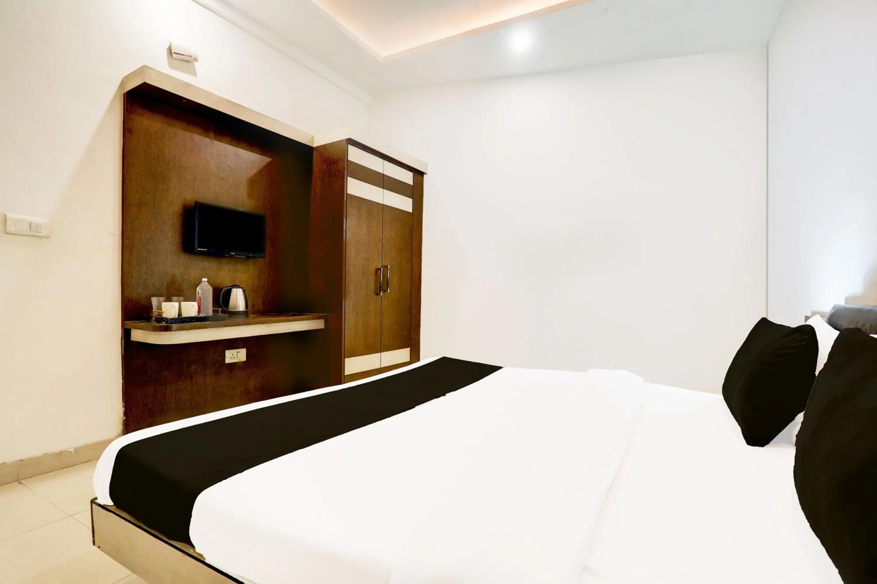 Bedroom, Bed in Super Hotel O Taj Nagri Near Taj Mahal East Gate Formerly Riviera