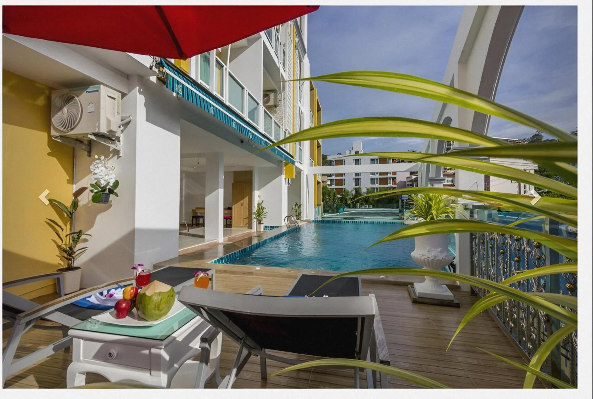 Pool view in Lucky Sun Patong