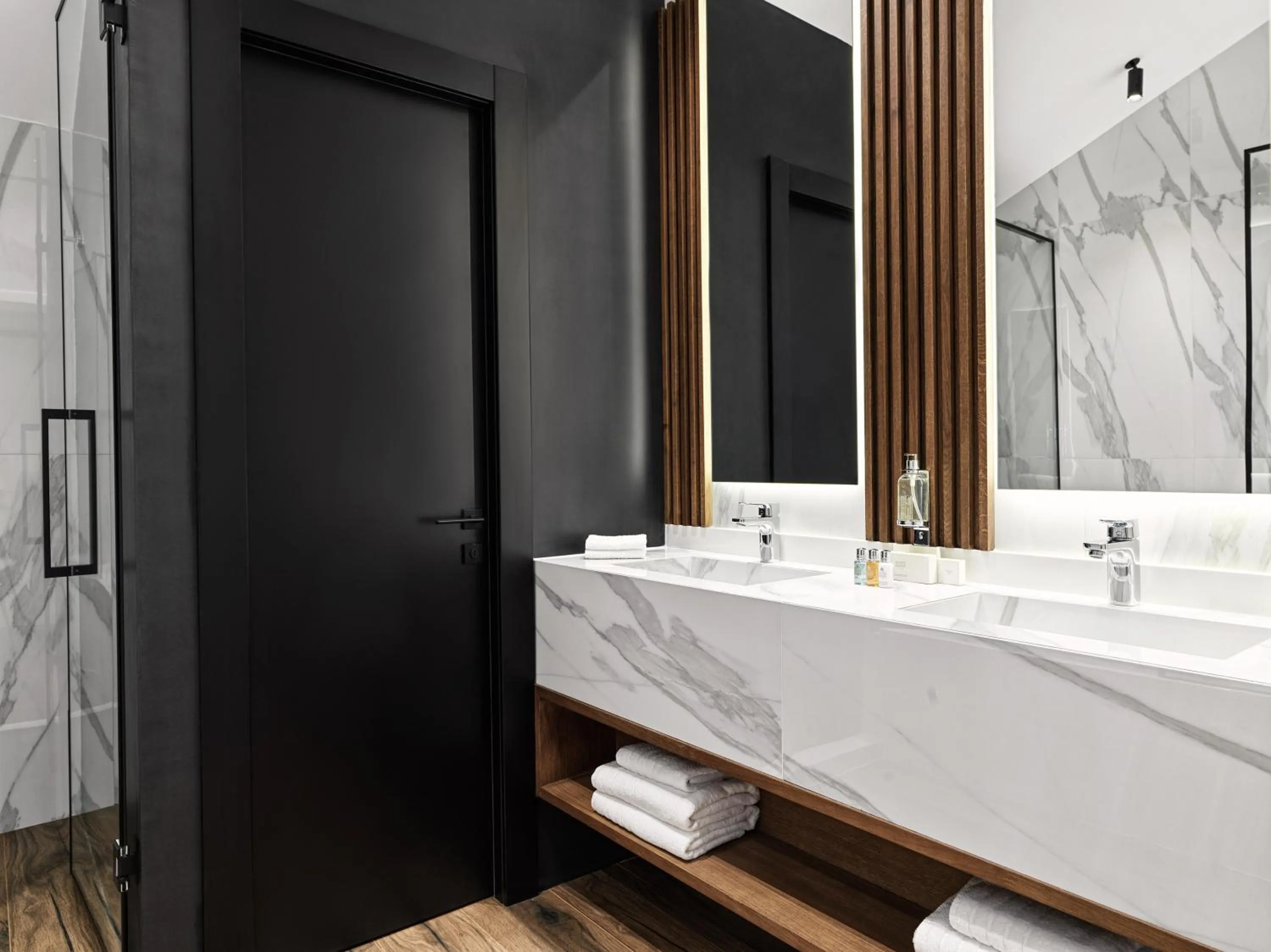 Bathroom in Vanoro Hotel