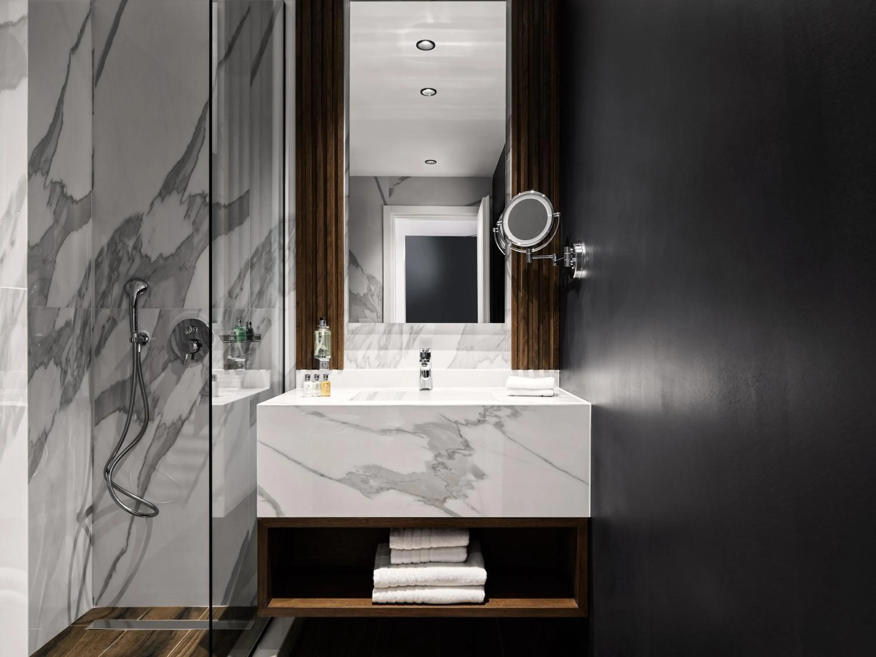 Bathroom in Vanoro Hotel