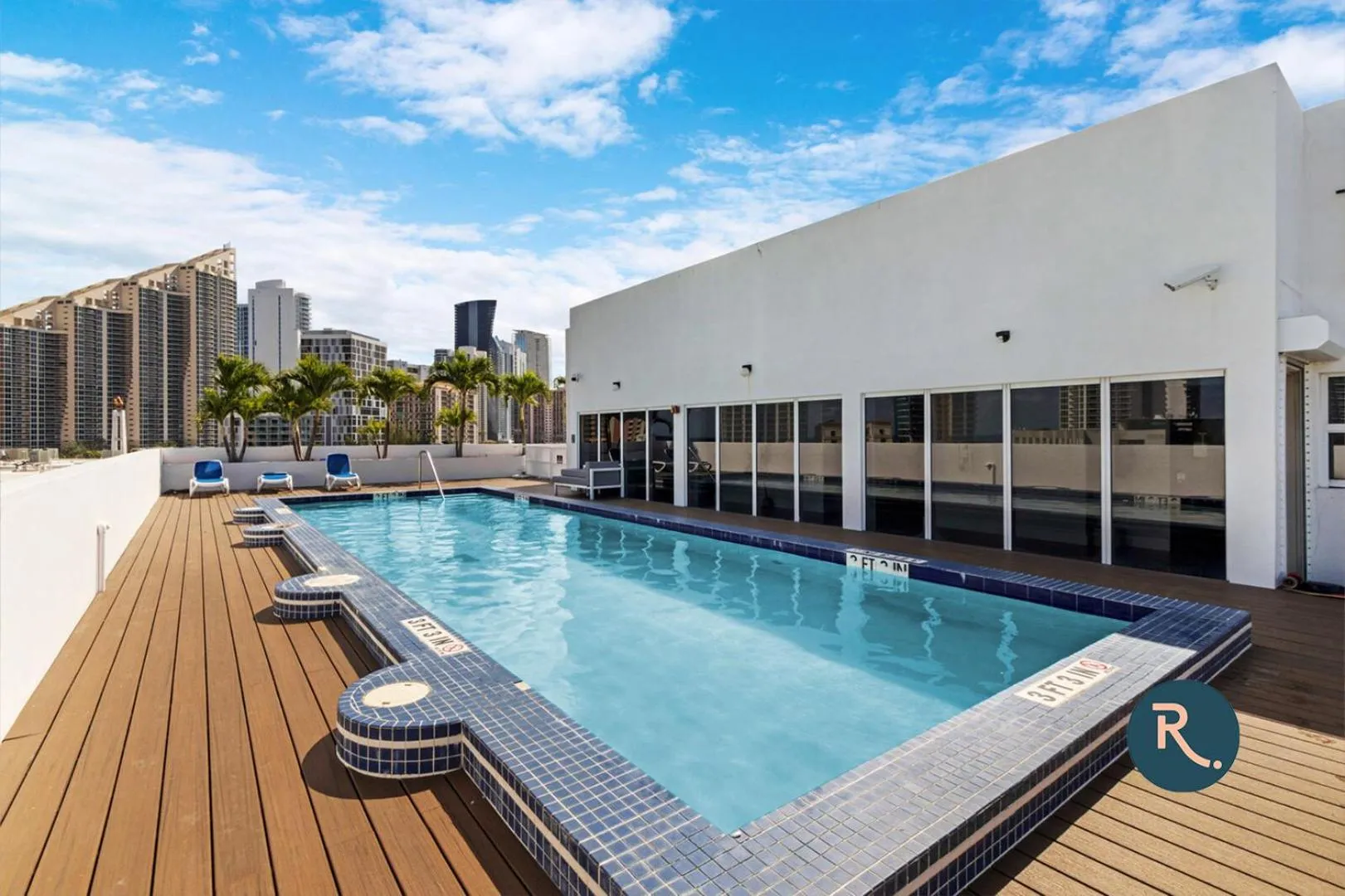 Swimming pool in Roami at Sunny Isles