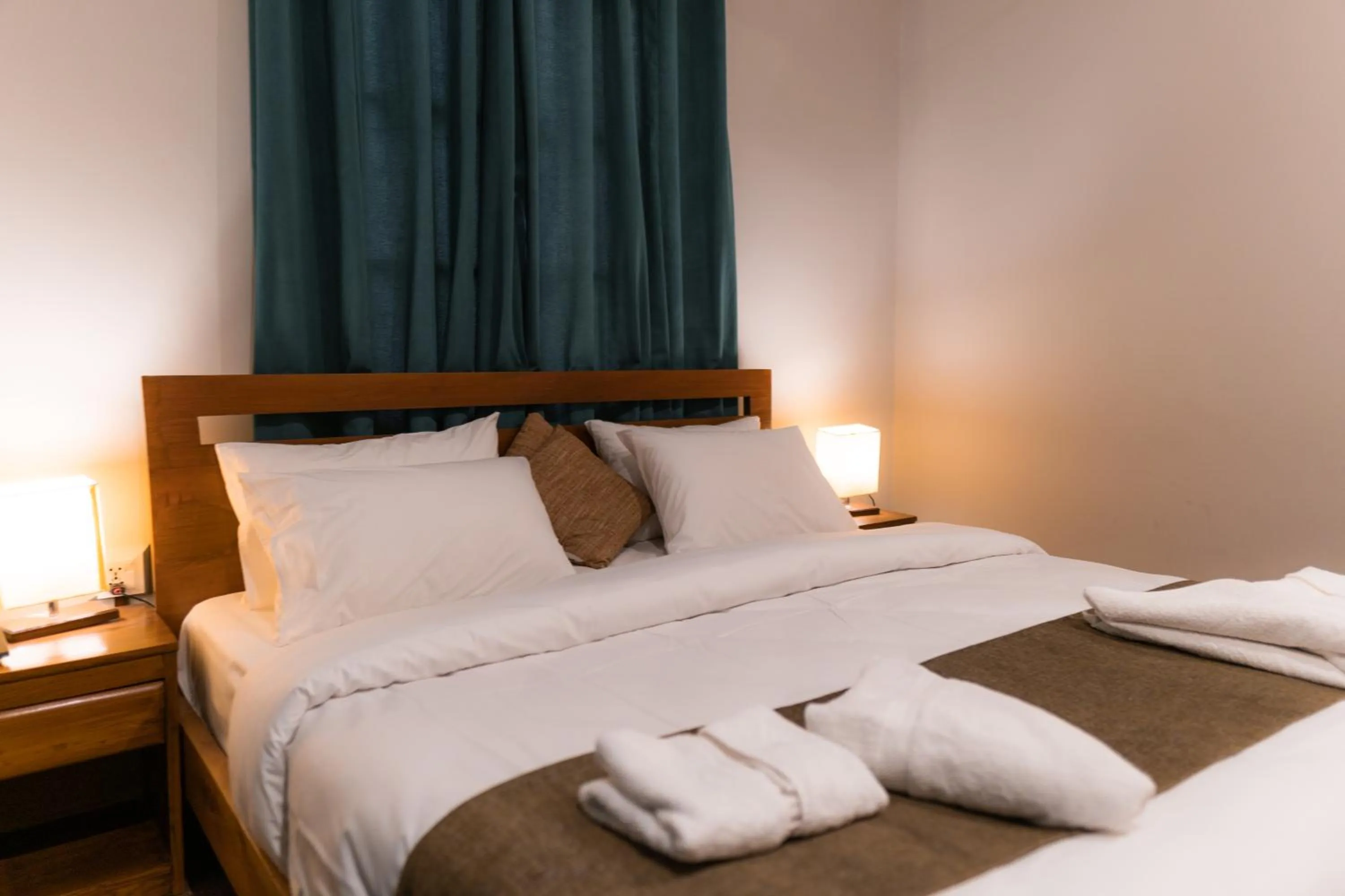 Bedroom, Bed in Dynasty Hotel Skardu