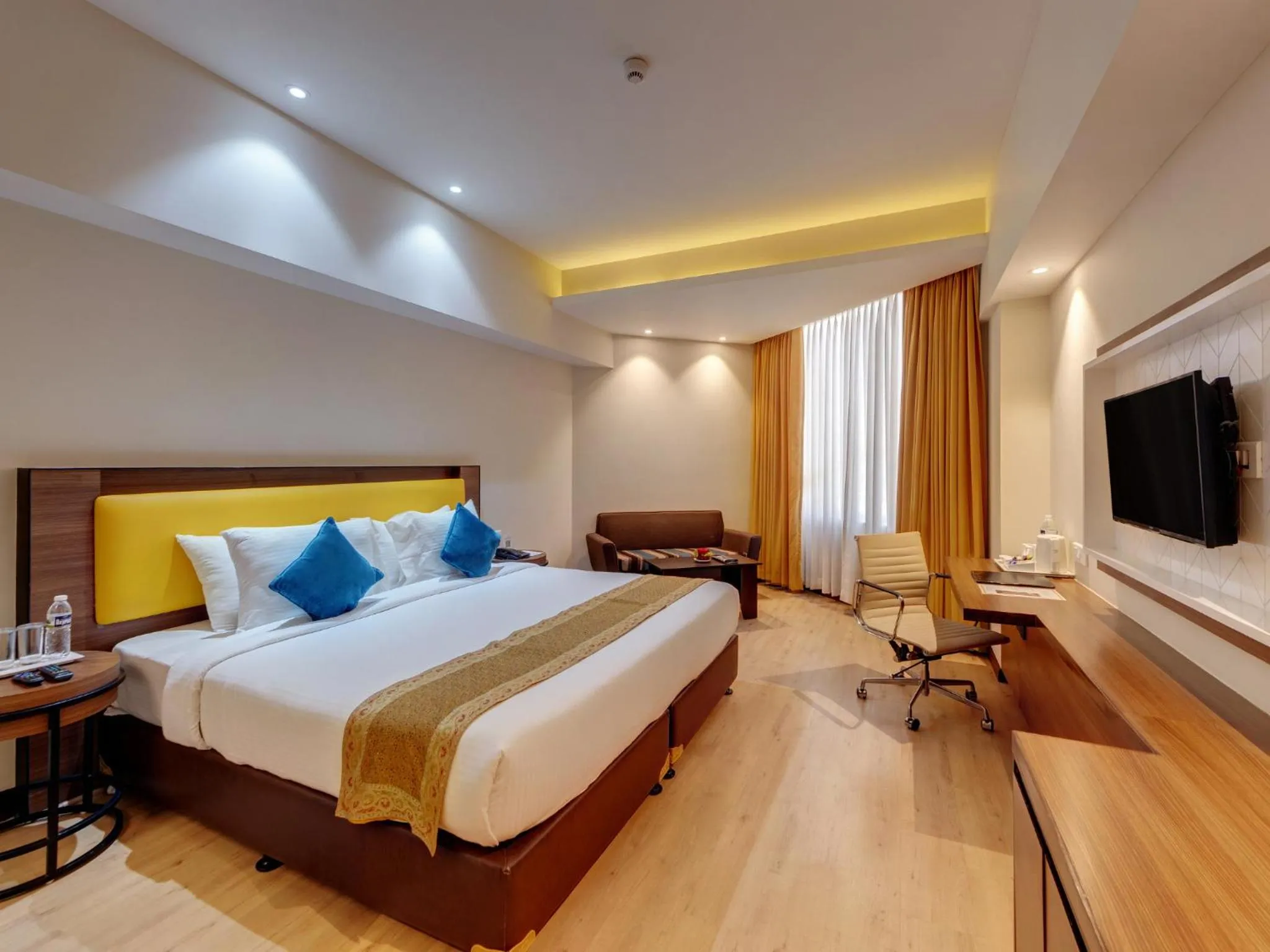 Bedroom, Bed in Amarpreet, Chhatrapati Sambhajinagar - AM Hotel Kollection
