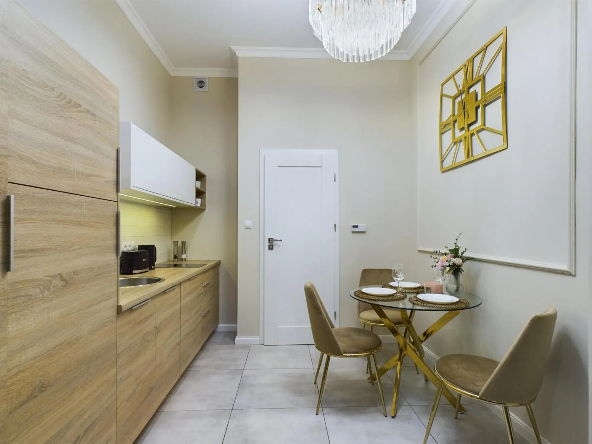 Kitchen or kitchenette in Apartments Dietla Cracow by Noclegi Renters
