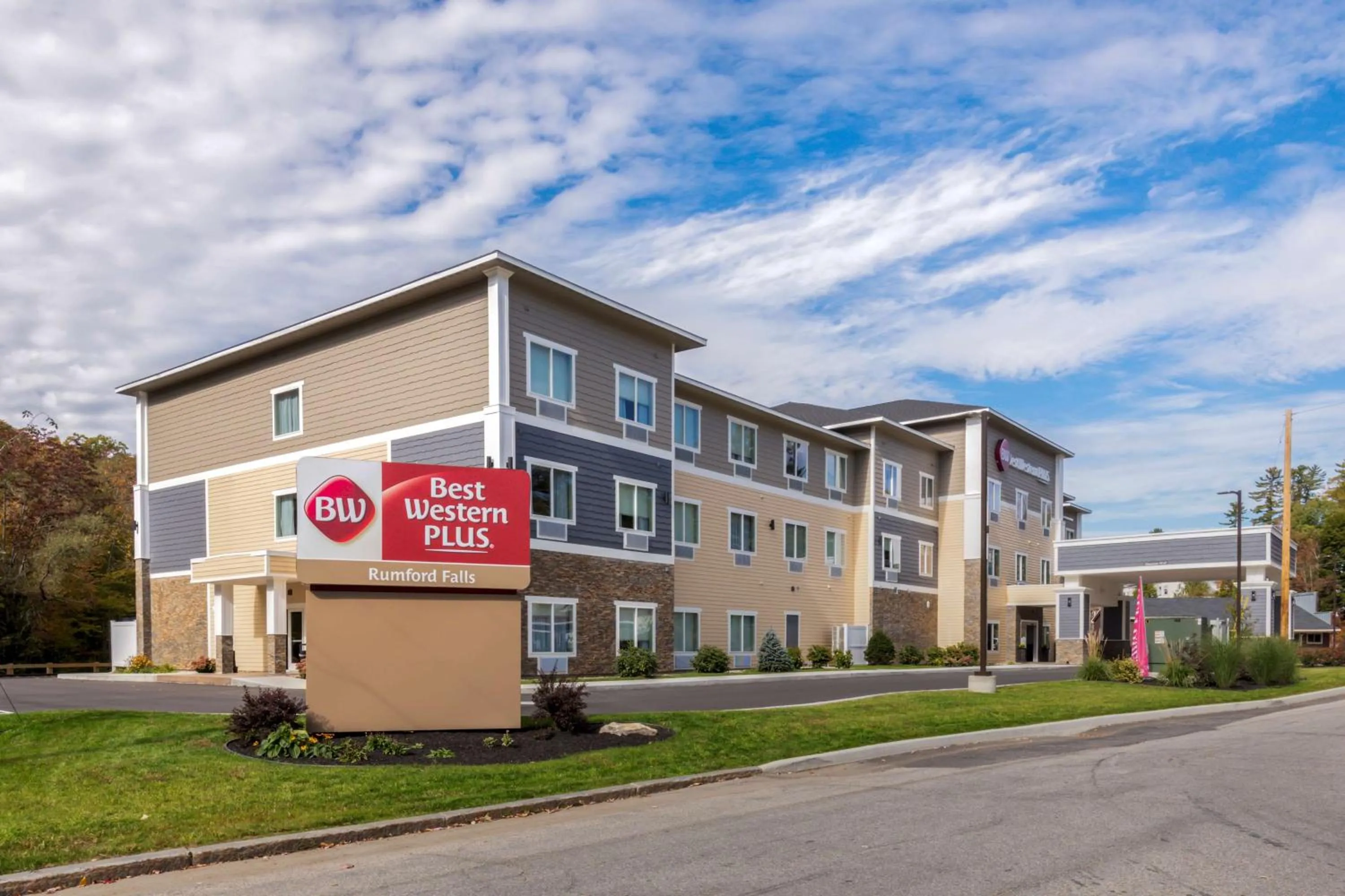 Property building in Best Western Plus Rumford Falls