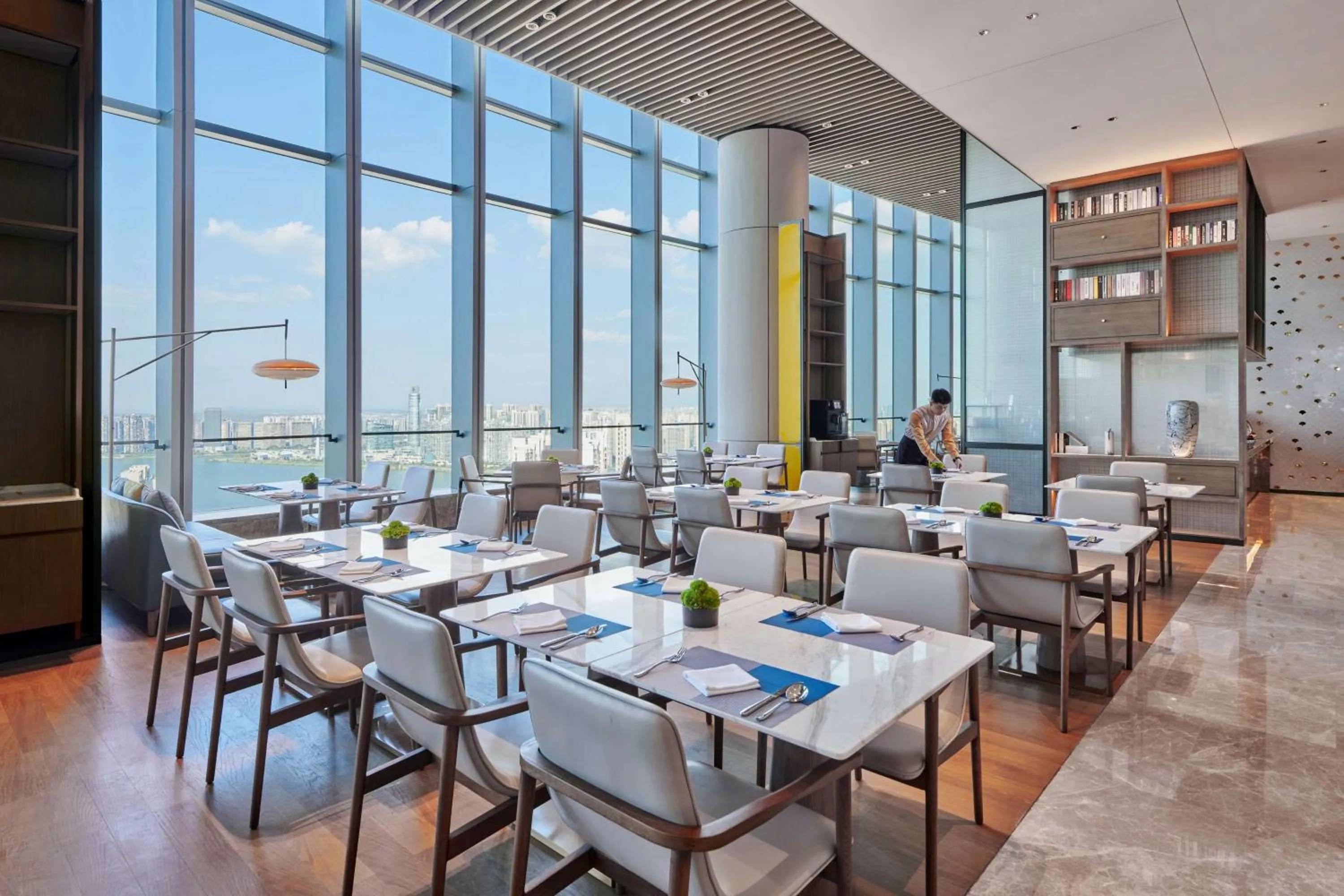 Restaurant/places to eat in Hilton Changsha Riverside
