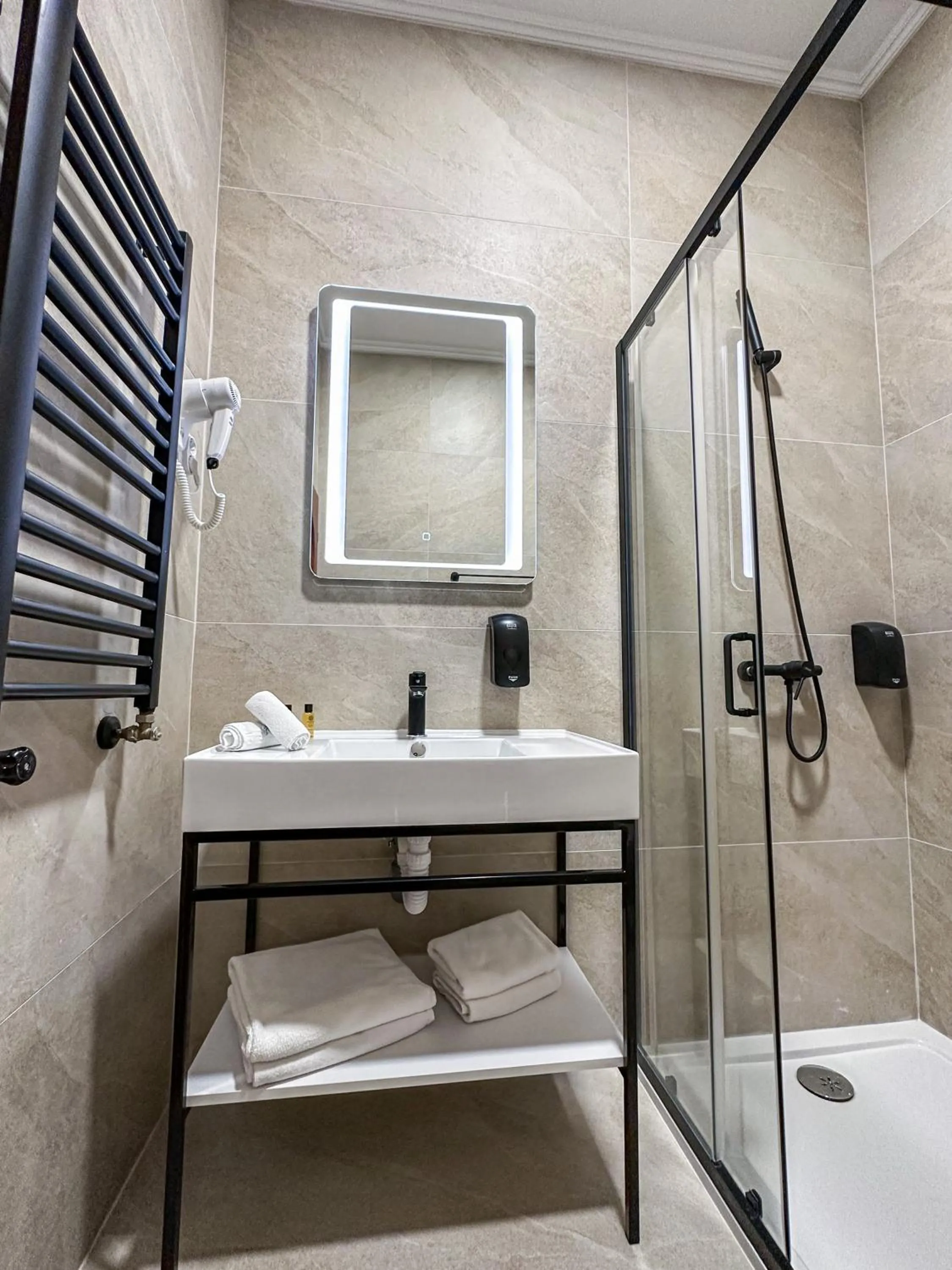 Shower in Hotel Vidović
