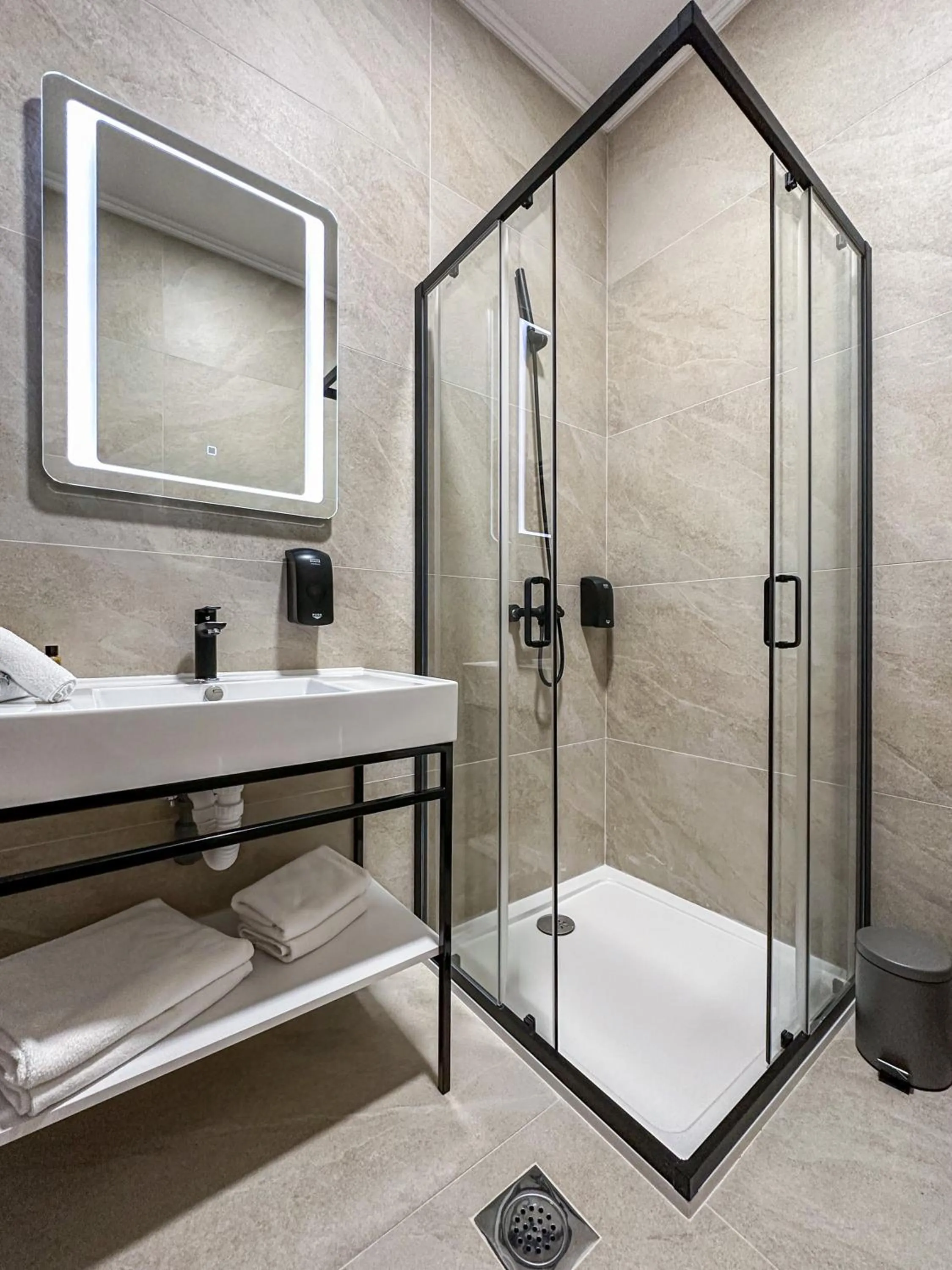 Shower in Hotel Vidović